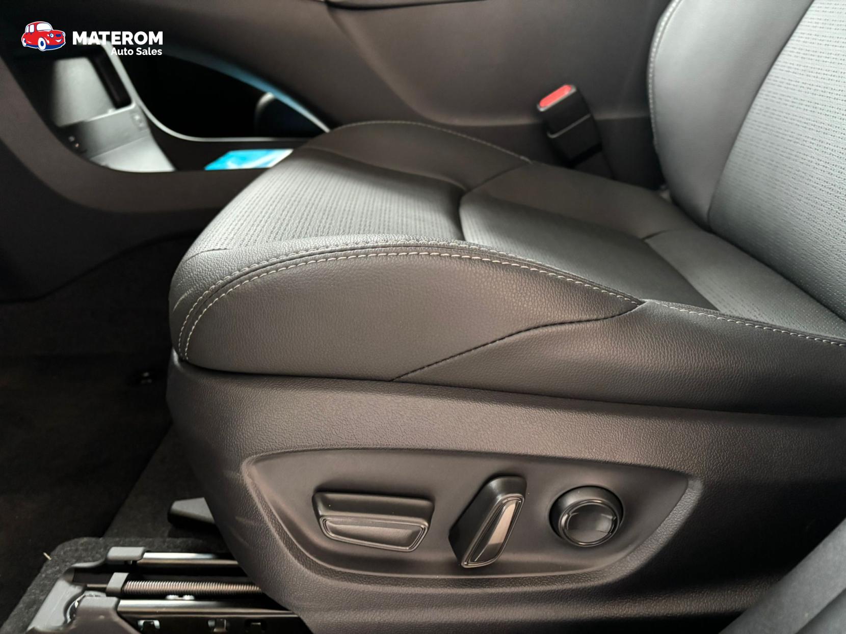 Toyota bB BZ4X LUXURY SOLAR EDITION