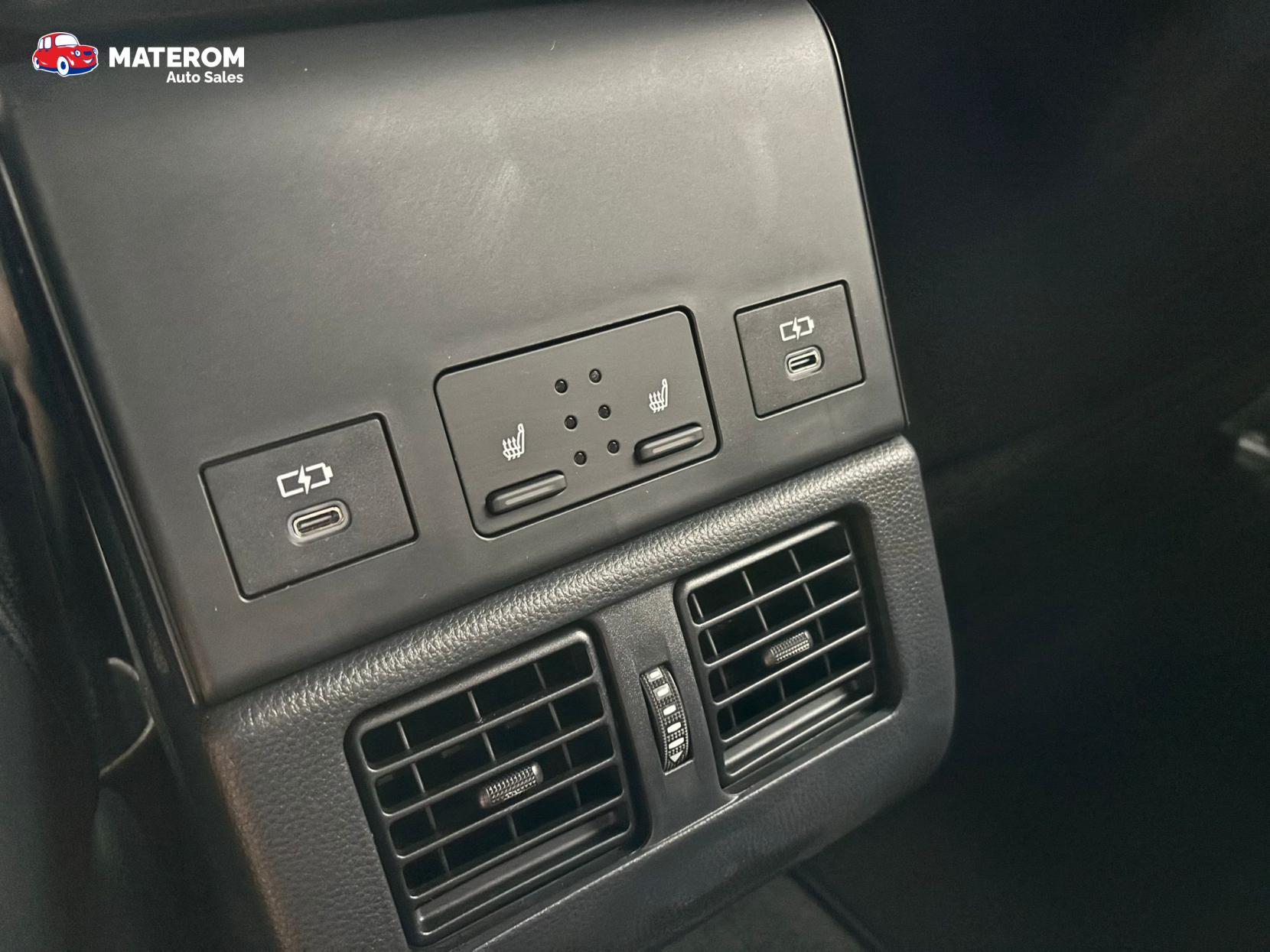 Toyota bB BZ4X LUXURY SOLAR EDITION