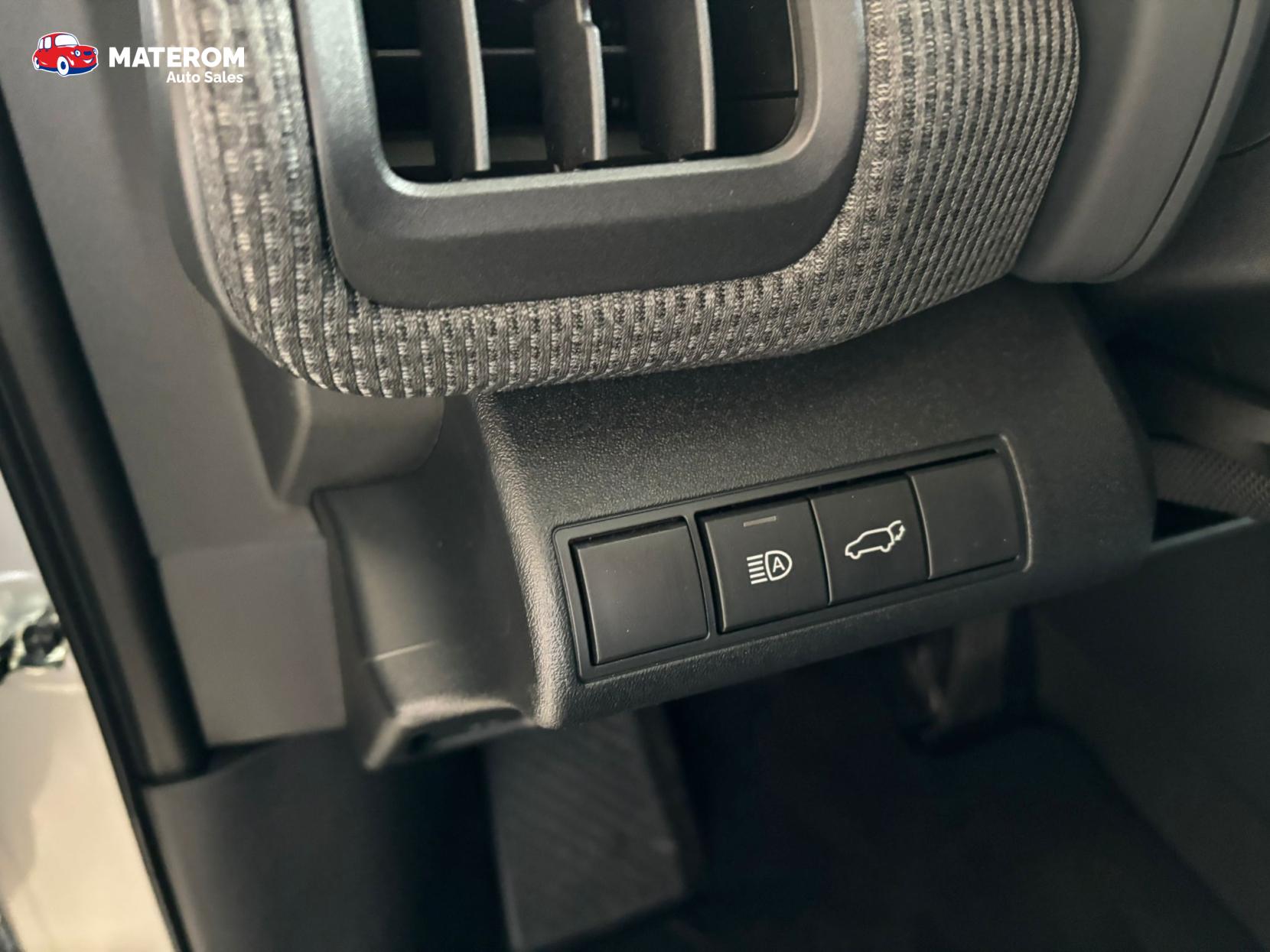 Toyota bB BZ4X LUXURY SOLAR EDITION