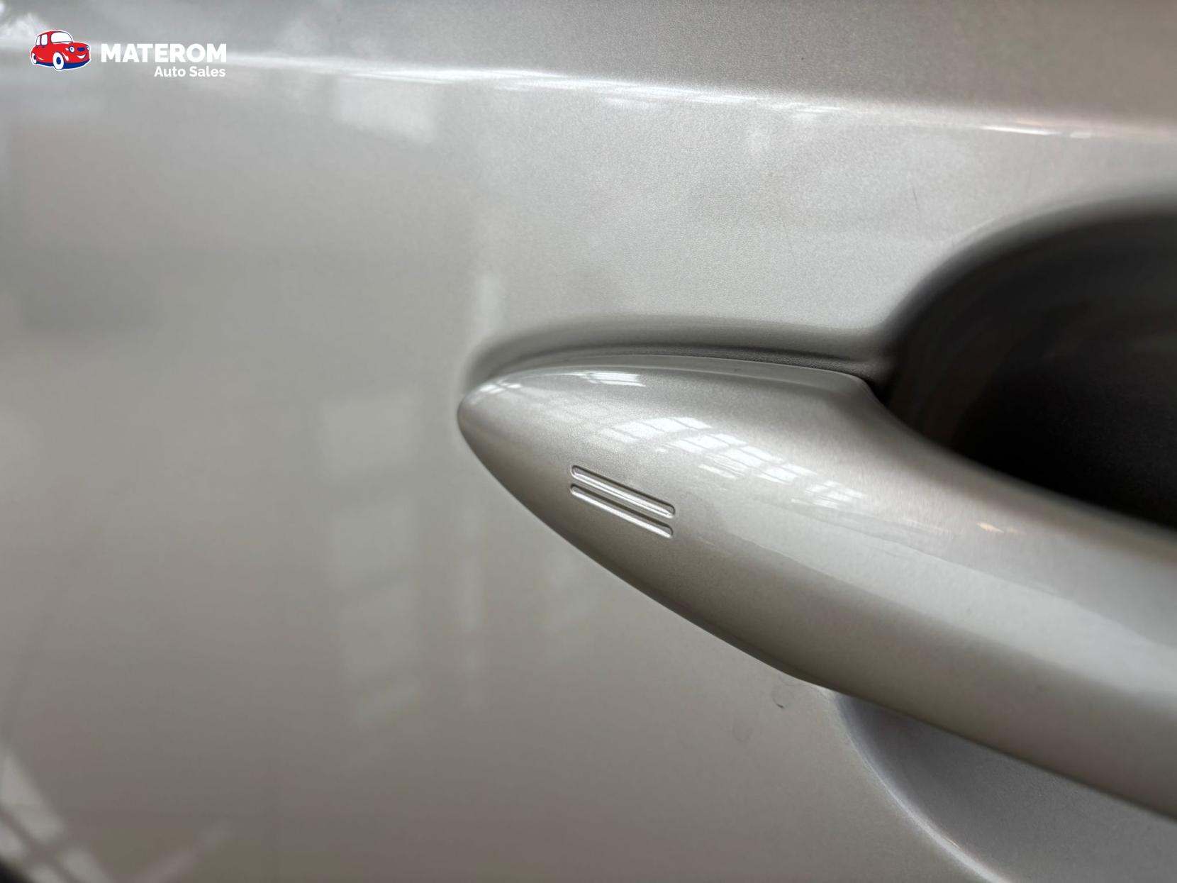 Toyota bB BZ4X LUXURY SOLAR EDITION