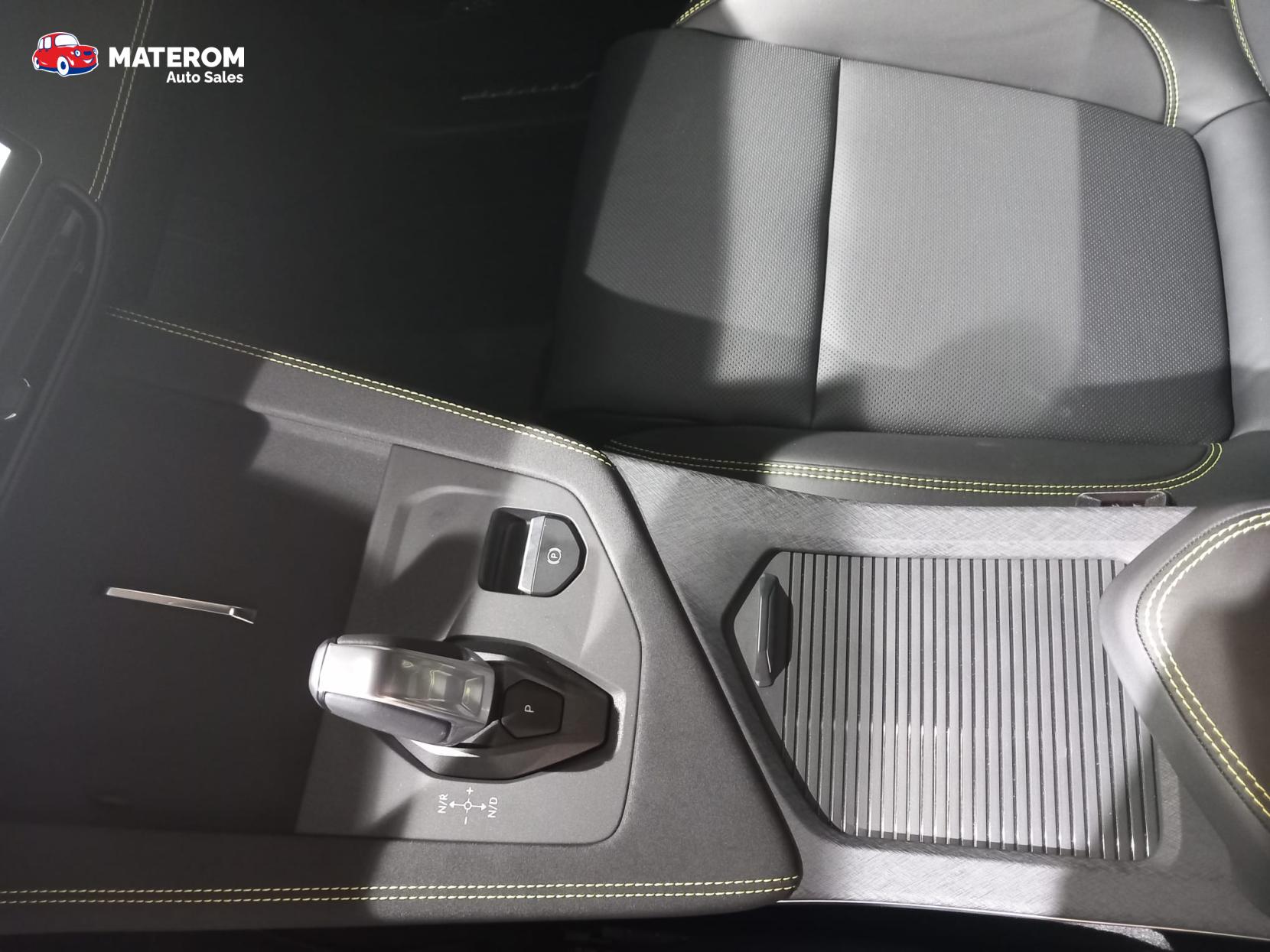 Lynk&Co 01 plug-in hybrid  L6TCX3SA1SE002315