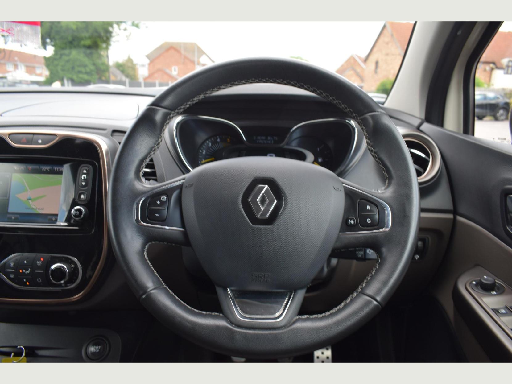 Renault Captur ICONIC NAV DCI