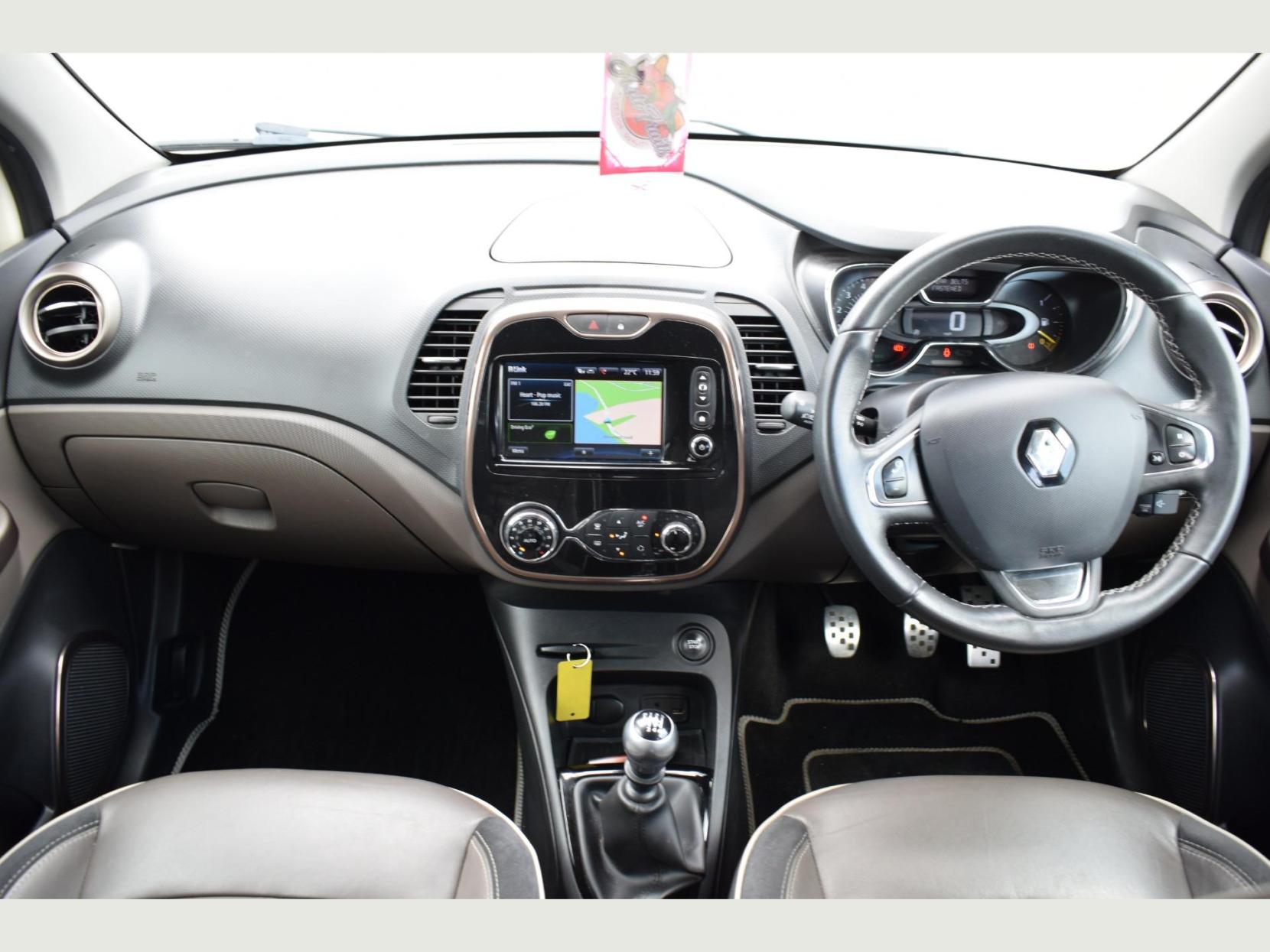 Renault Captur ICONIC NAV DCI