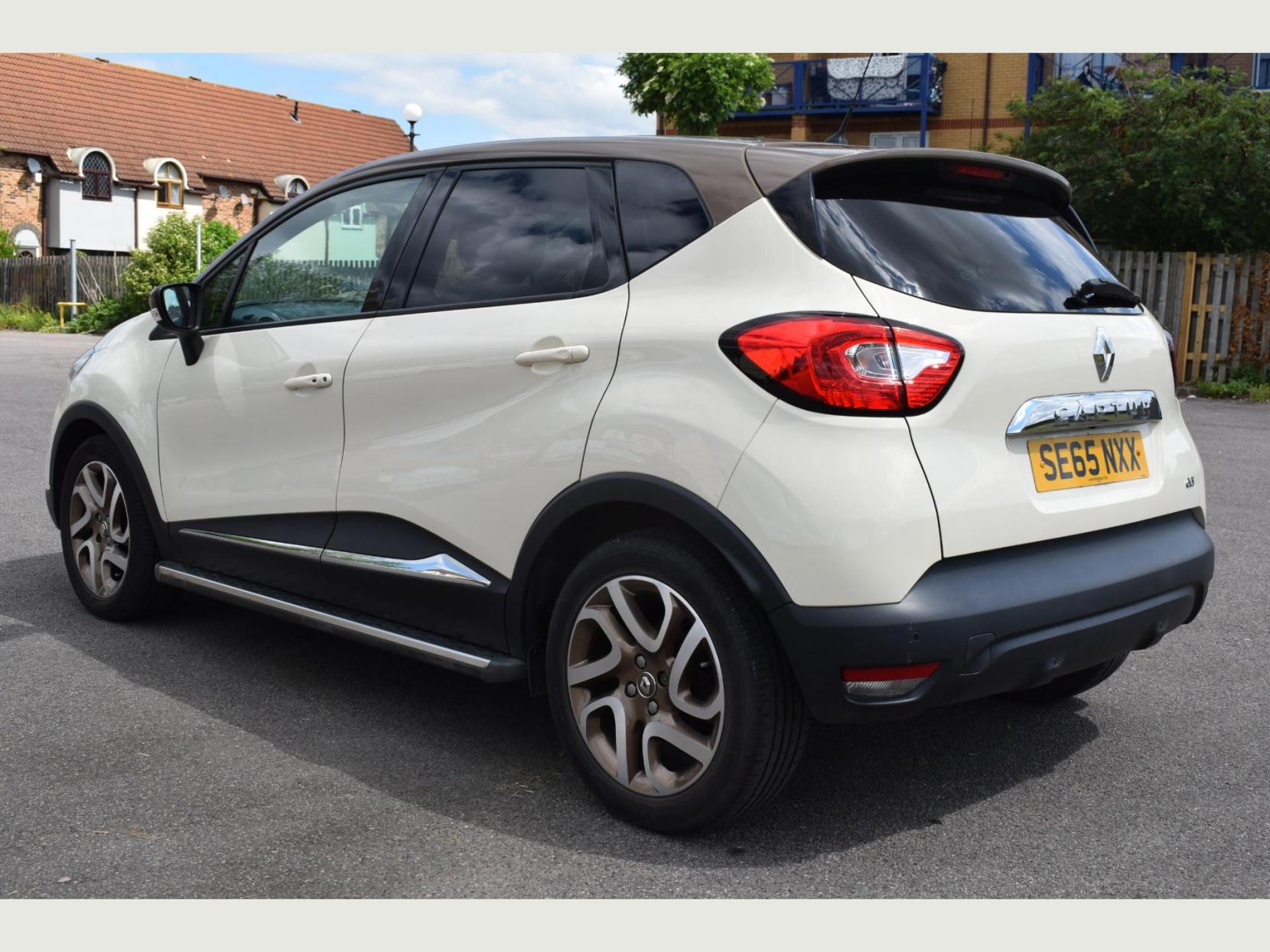 Renault Captur ICONIC NAV DCI