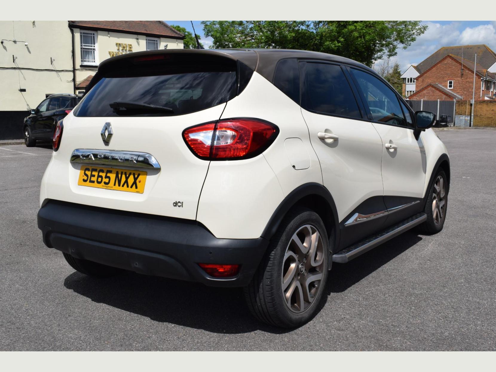 Renault Captur ICONIC NAV DCI