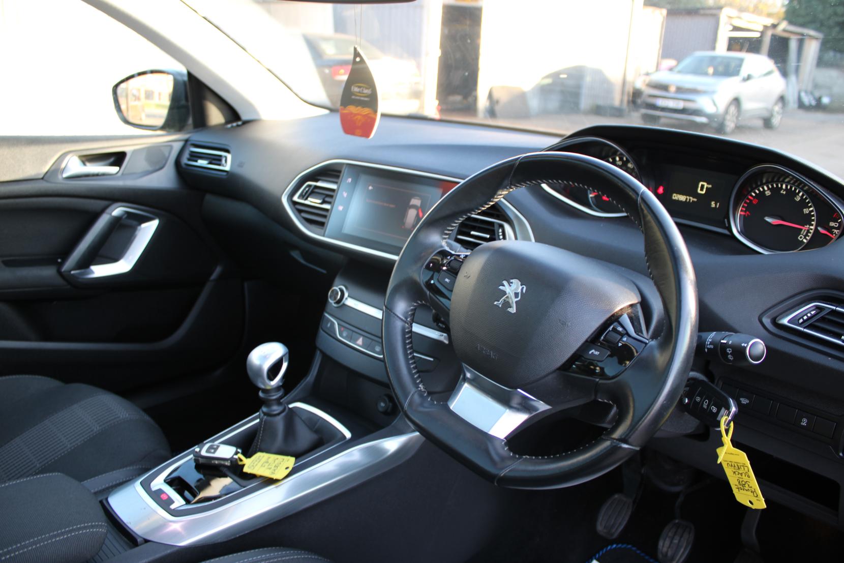 Peugeot 308 1.2 PureTech GPF Allure Hatchback 5dr Petrol Manual Euro 6 (s/s) (130 ps)