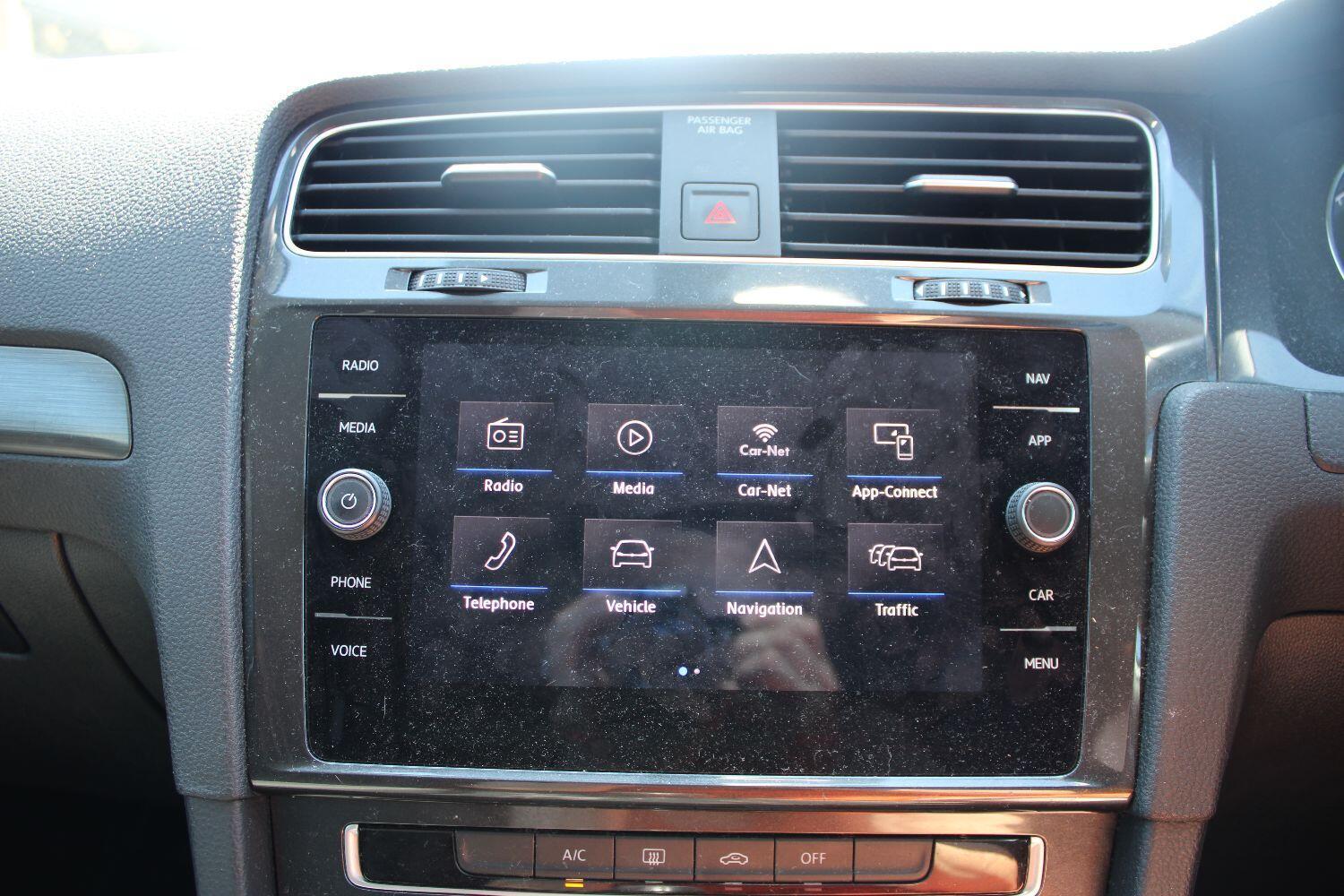 Volkswagen Golf 1.5 TSI EVO SE Nav