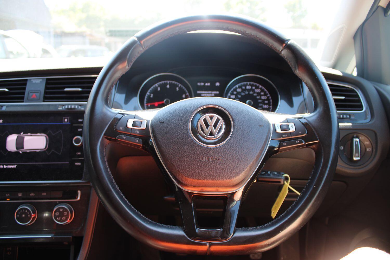 Volkswagen Golf 1.5 TSI EVO SE Nav