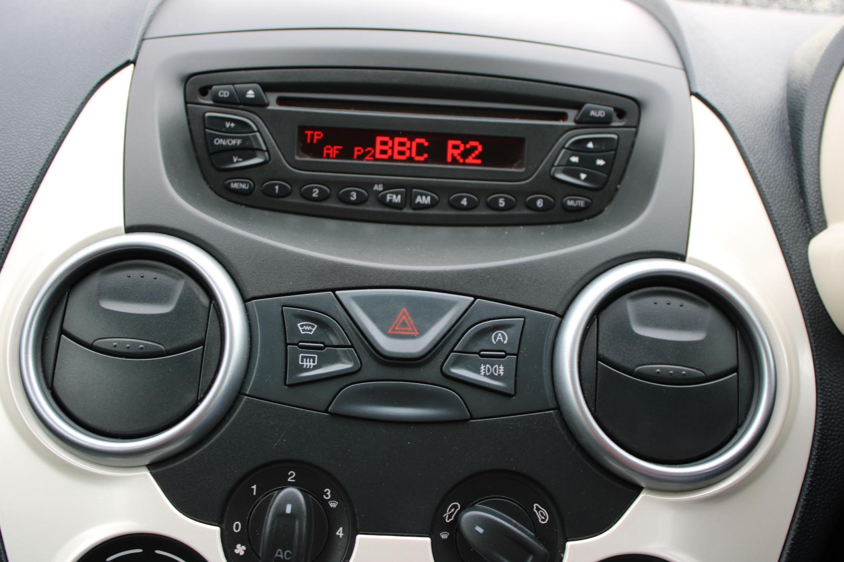 Ford Ka 1.2 Zetec Hatchback 3dr Petrol Manual Euro 5 (s/s) (69 ps)