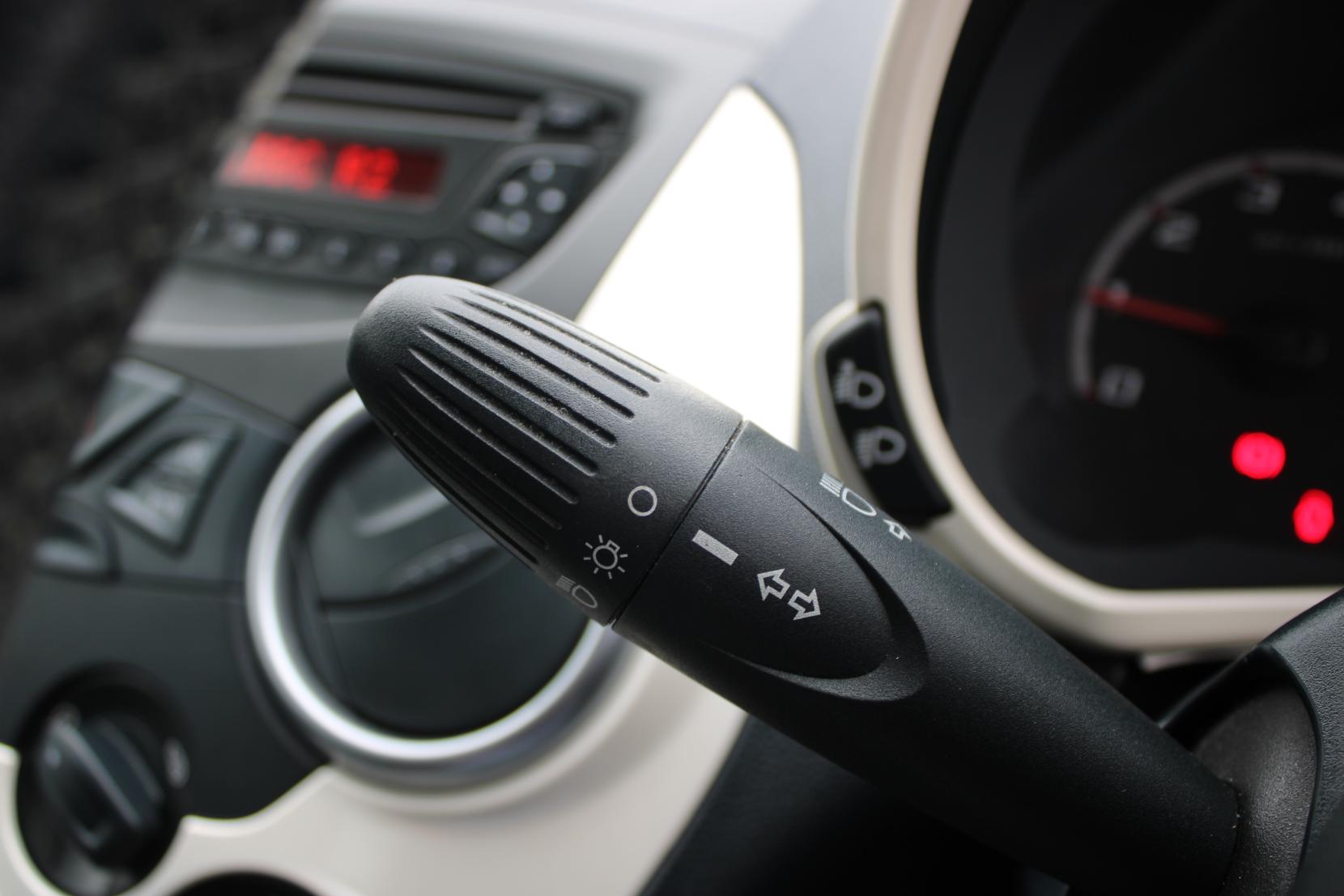 Ford Ka 1.2 Zetec Hatchback 3dr Petrol Manual Euro 5 (s/s) (69 ps)