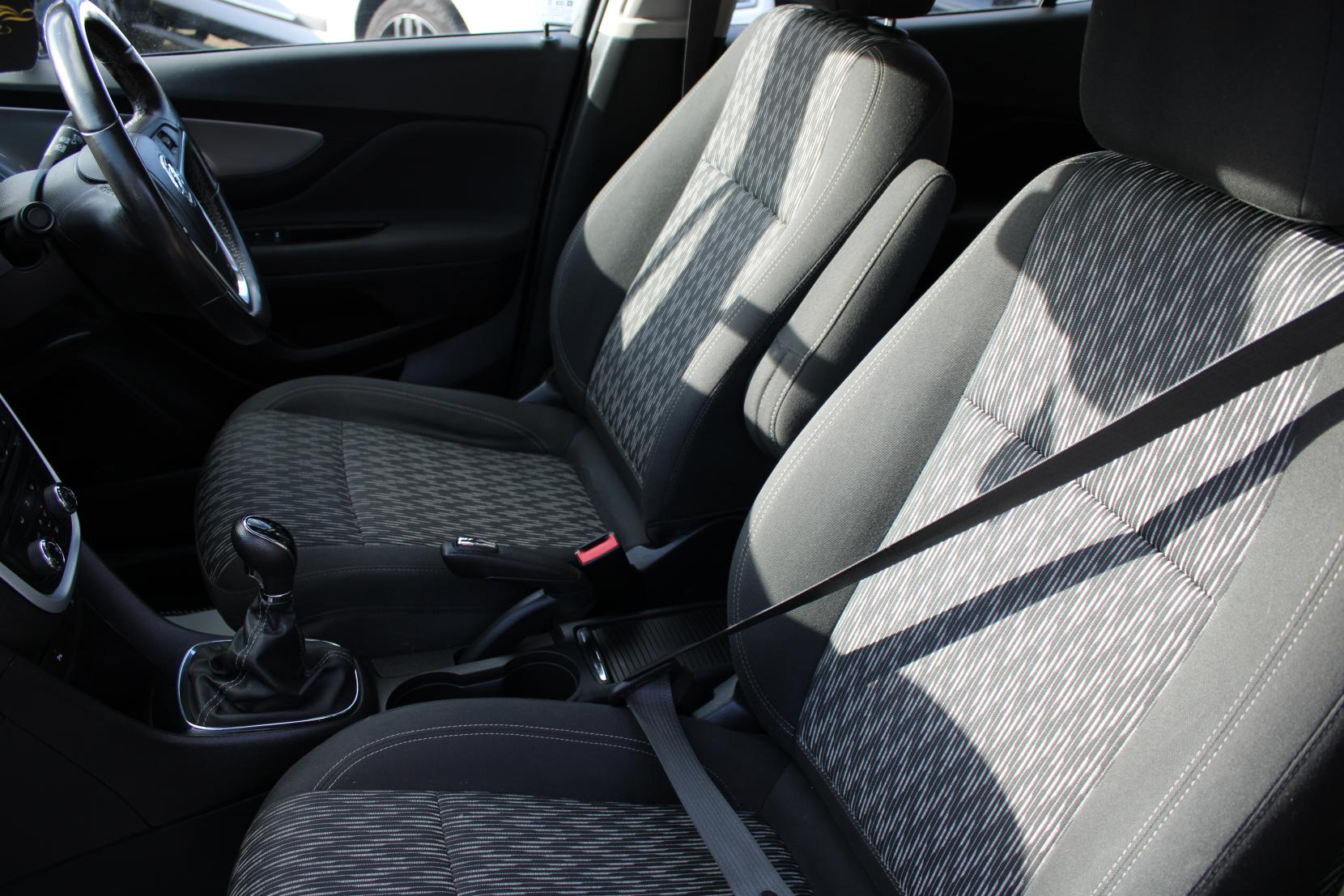 Vauxhall Mokka 1.4i Turbo Tech Line SUV 5dr Petrol Manual 2WD Euro 6 (s/s) (140 ps)