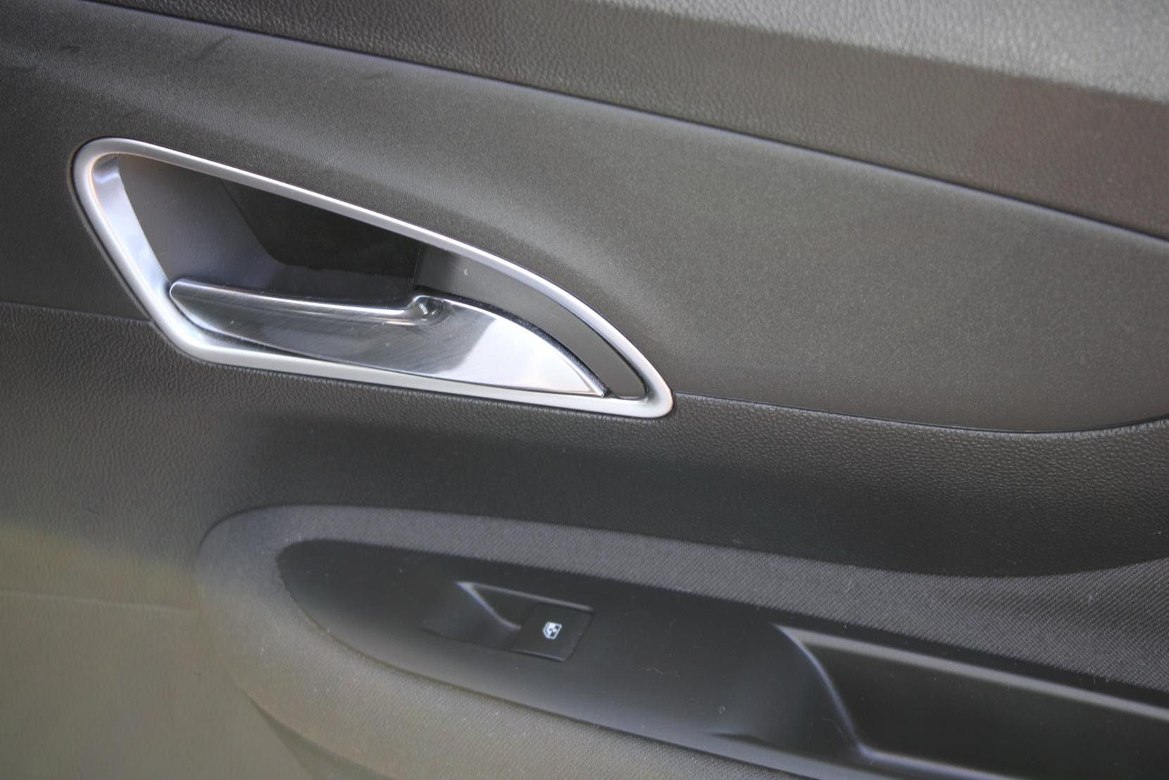 Vauxhall Mokka 1.4i Turbo Tech Line SUV 5dr Petrol Manual 2WD Euro 6 (s/s) (140 ps)