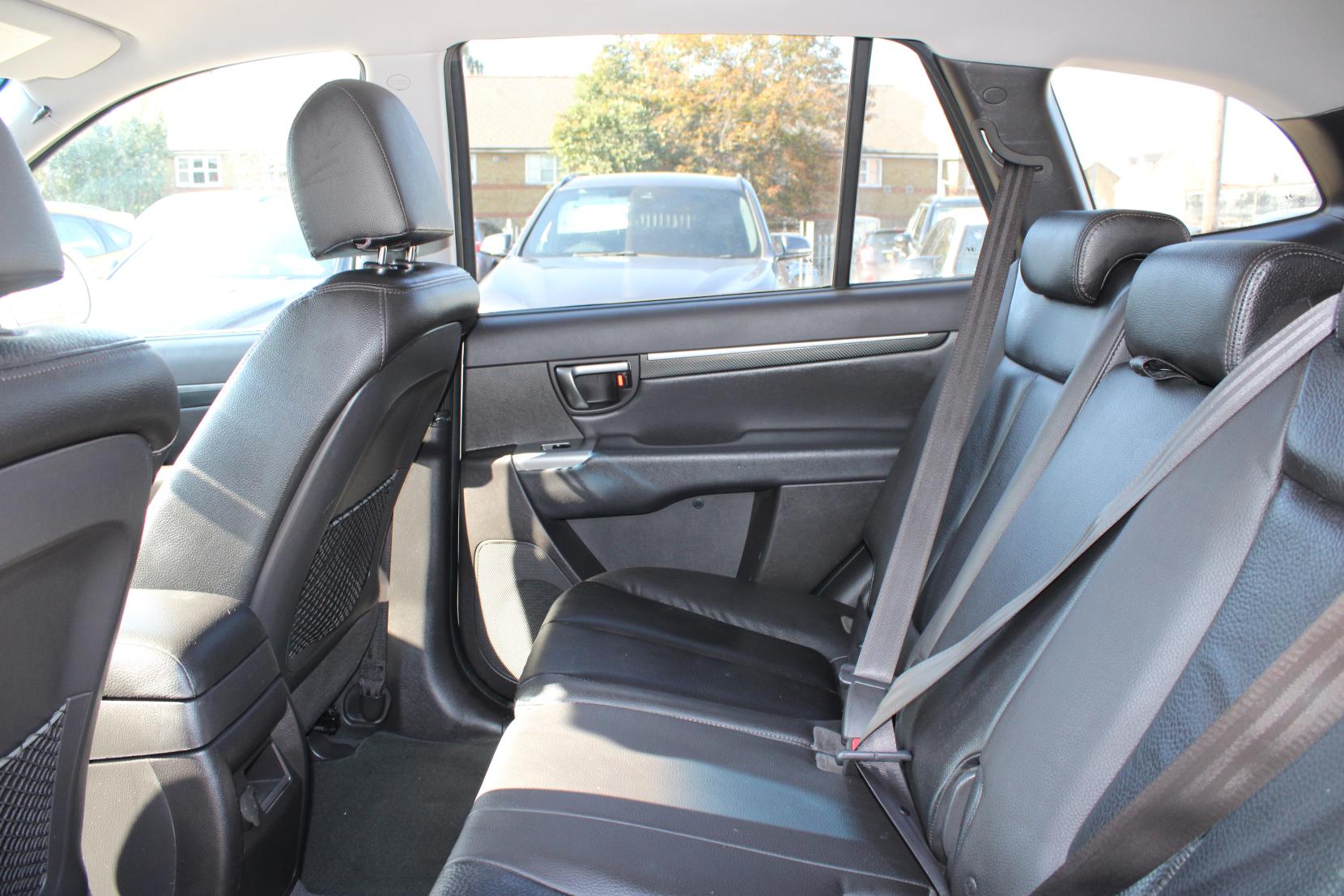 Hyundai Santa Fe 2.2 CRDi Premium SUV 5dr Diesel Auto 4WD Euro 5 (5 seat) (194 bhp)
