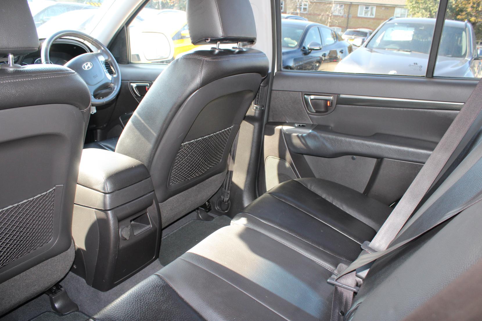 Hyundai Santa Fe 2.2 CRDi Premium SUV 5dr Diesel Auto 4WD Euro 5 (5 seat) (194 bhp)