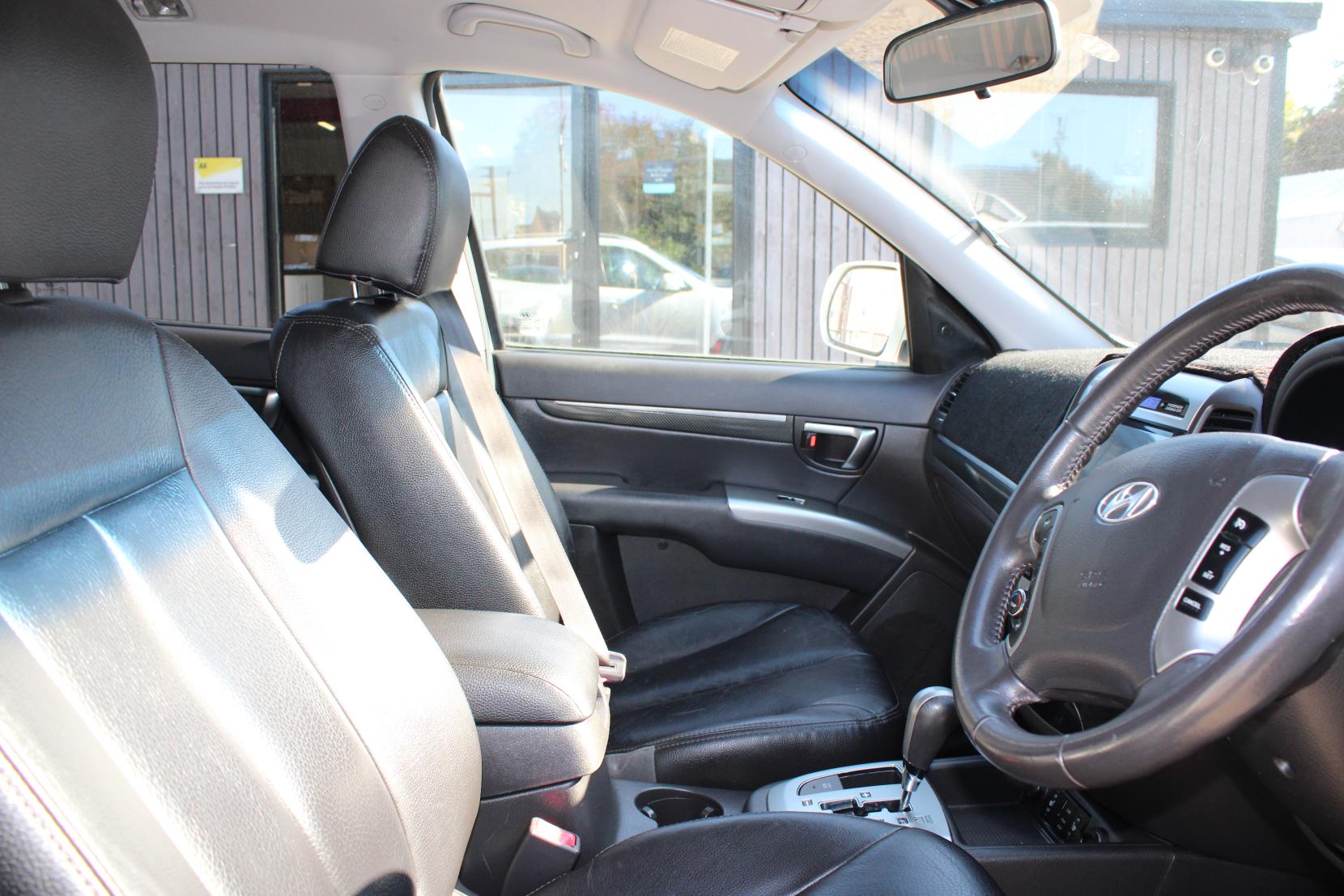 Hyundai Santa Fe 2.2 CRDi Premium SUV 5dr Diesel Auto 4WD Euro 5 (5 seat) (194 bhp)