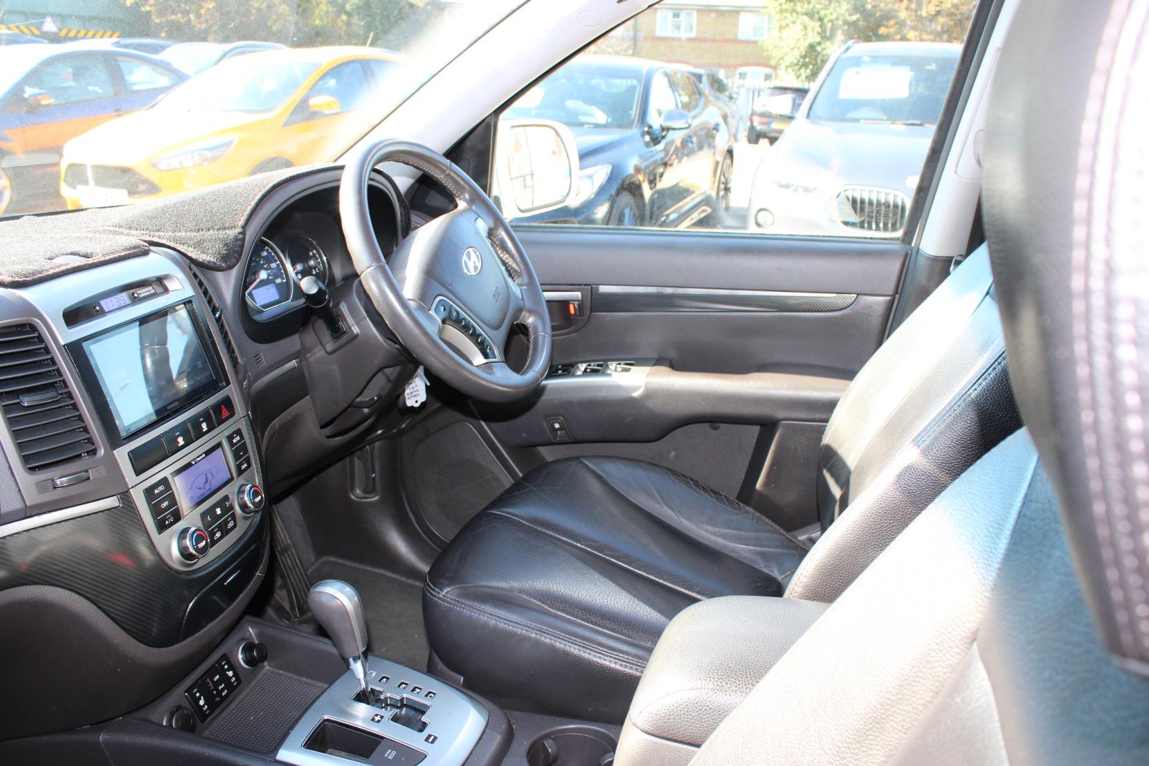 Hyundai Santa Fe 2.2 CRDi Premium SUV 5dr Diesel Auto 4WD Euro 5 (5 seat) (194 bhp)