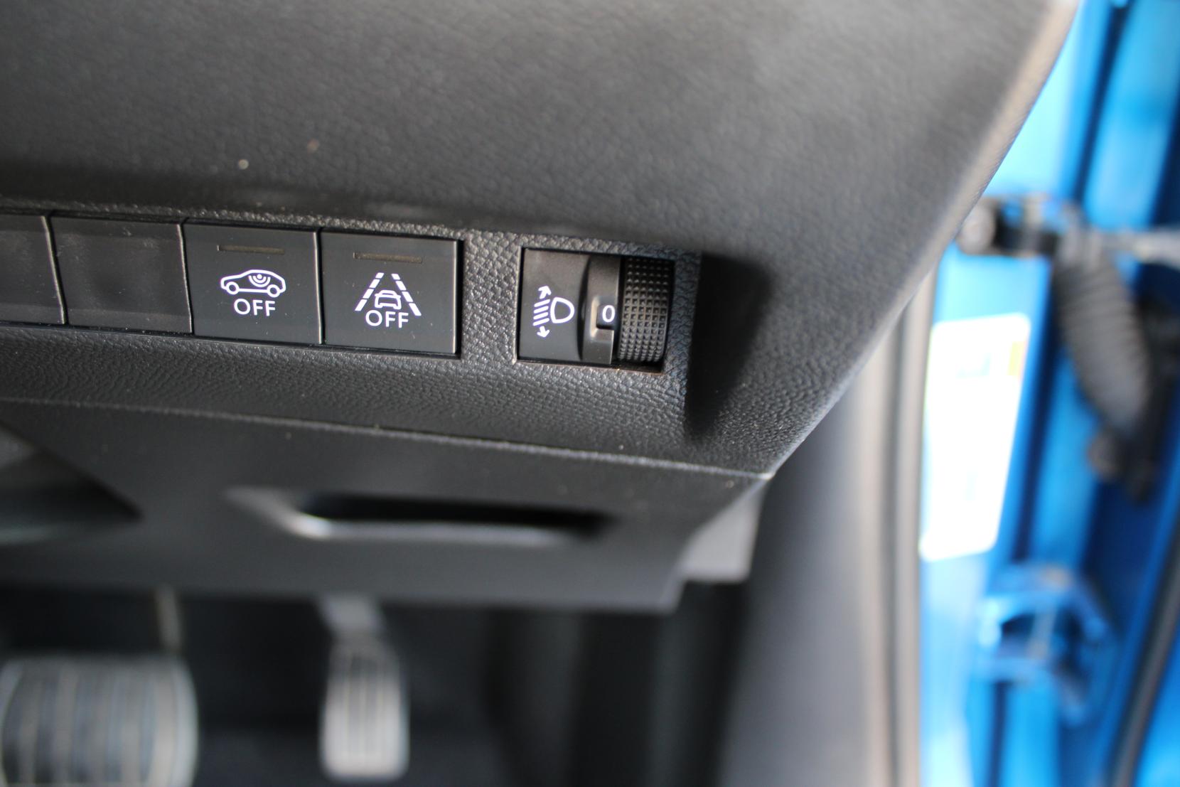 Peugeot E-2008 50kWh Active Premium SUV 5dr Electric Auto (7kW Charger) (136 ps)