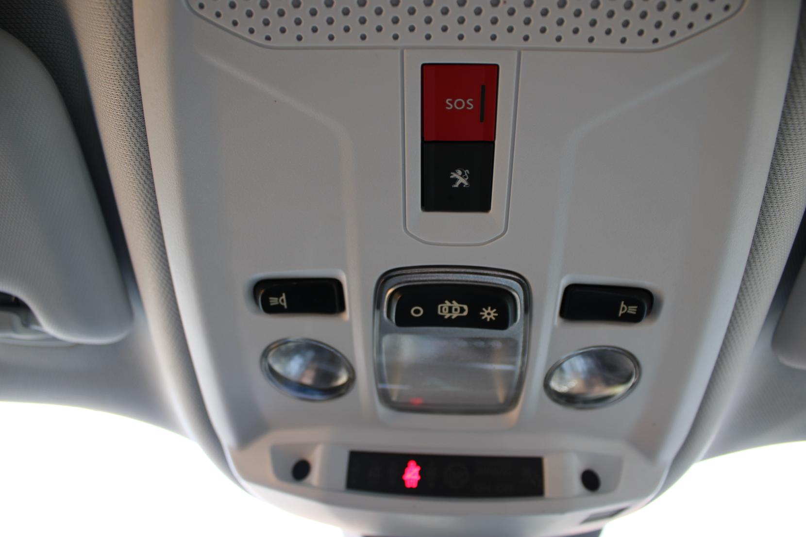 Peugeot E-2008 50kWh Active Premium SUV 5dr Electric Auto (7kW Charger) (136 ps)