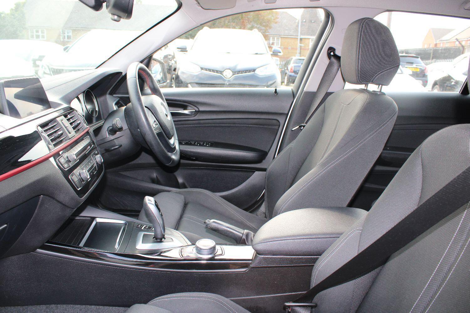 BMW 1 SERIES 1.5 118i Sport 5-door