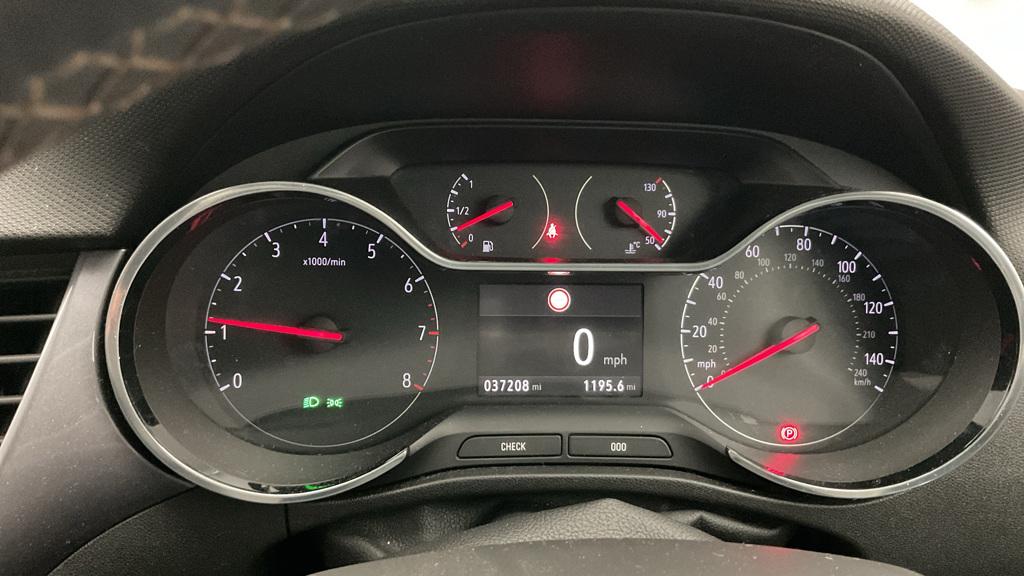 Vauxhall Crossland X 1.2 Elite Nav SUV 5dr Petrol Manual Euro 6 (83 ps)