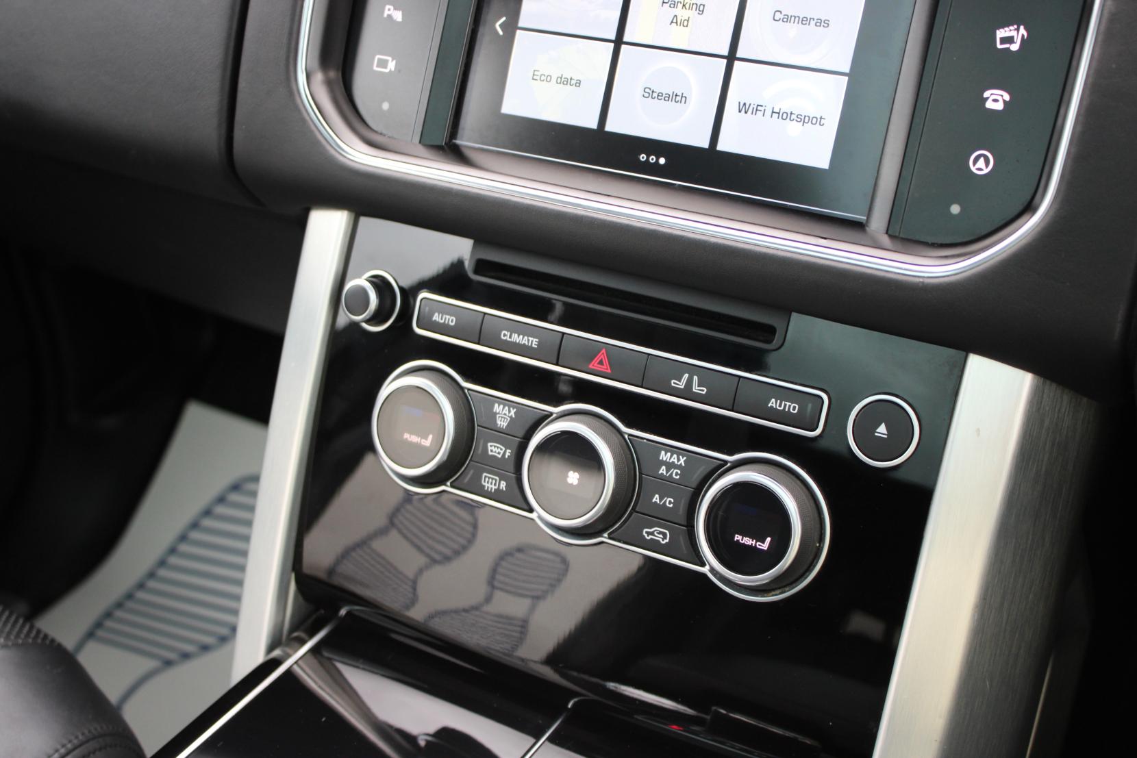 Land Rover Range Rover 3.0 TD V6 Vogue SUV 5dr Diesel Auto 4WD Euro 6 (s/s) (258 ps)