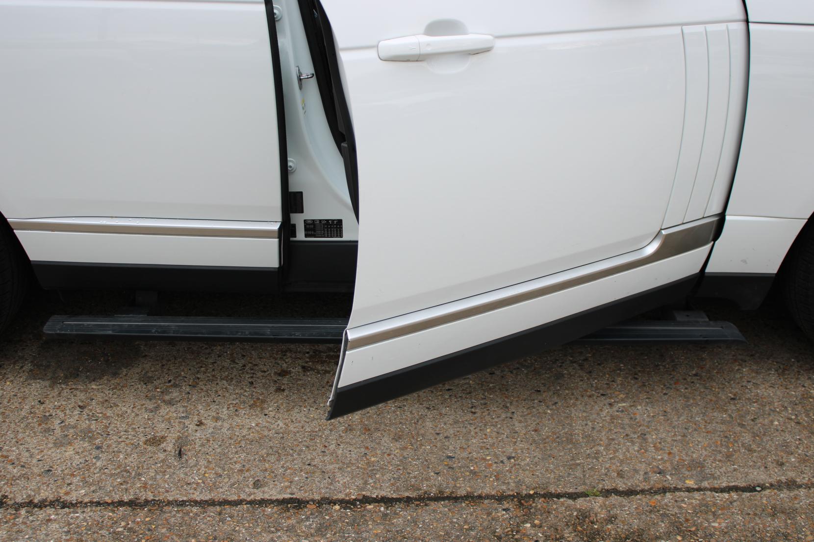 Land Rover Range Rover 3.0 TD V6 Vogue SUV 5dr Diesel Auto 4WD Euro 6 (s/s) (258 ps)