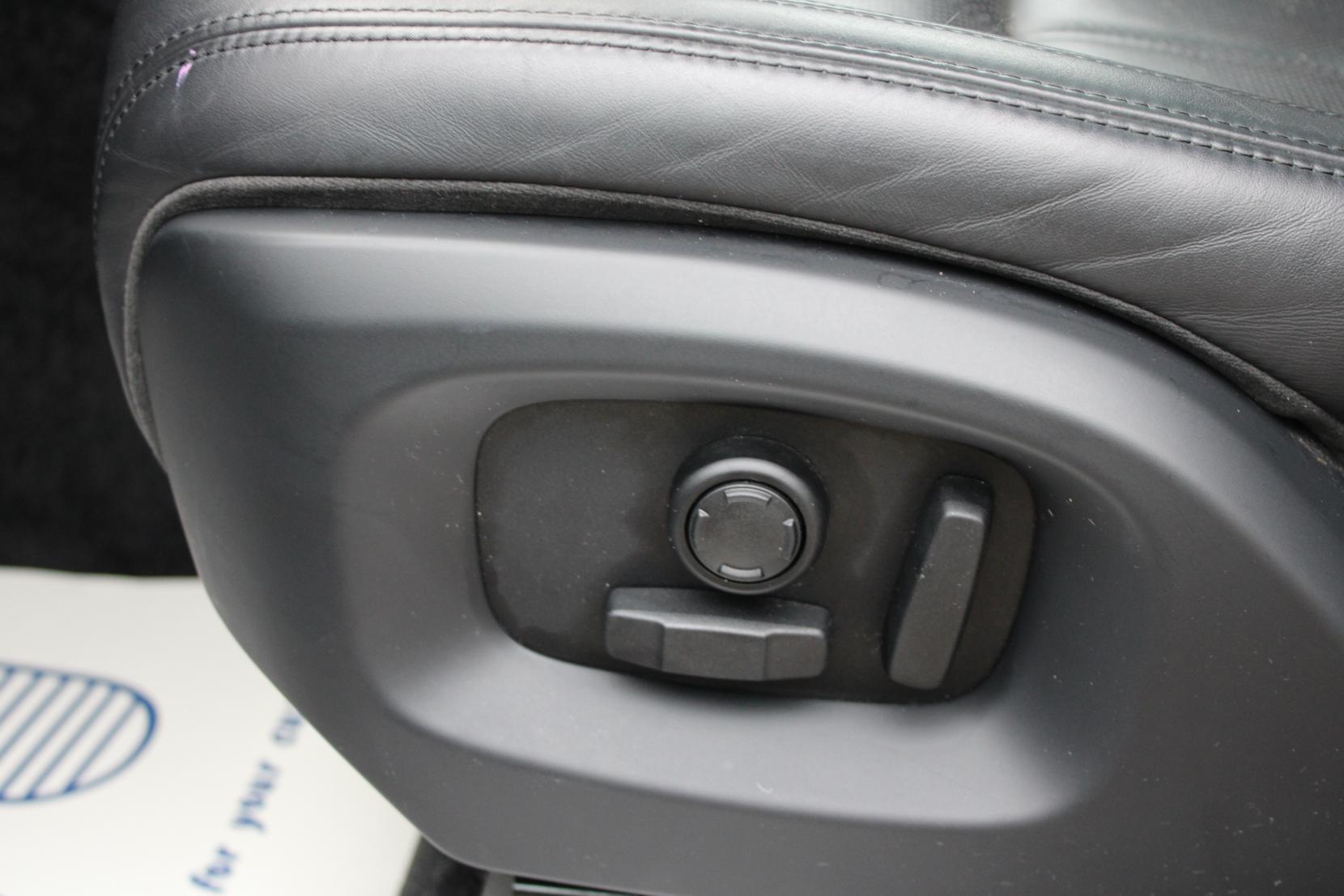 Land Rover Range Rover 3.0 TD V6 Vogue SUV 5dr Diesel Auto 4WD Euro 6 (s/s) (258 ps)