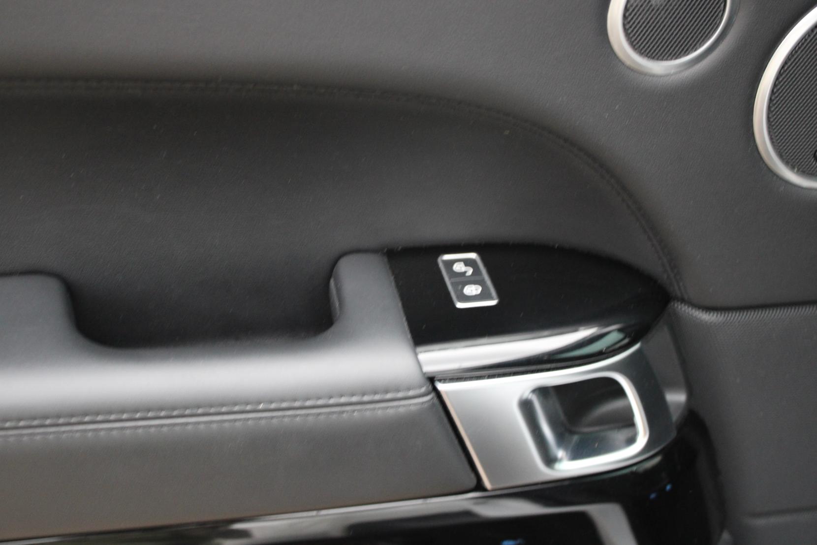 Land Rover Range Rover 3.0 TD V6 Vogue SUV 5dr Diesel Auto 4WD Euro 6 (s/s) (258 ps)