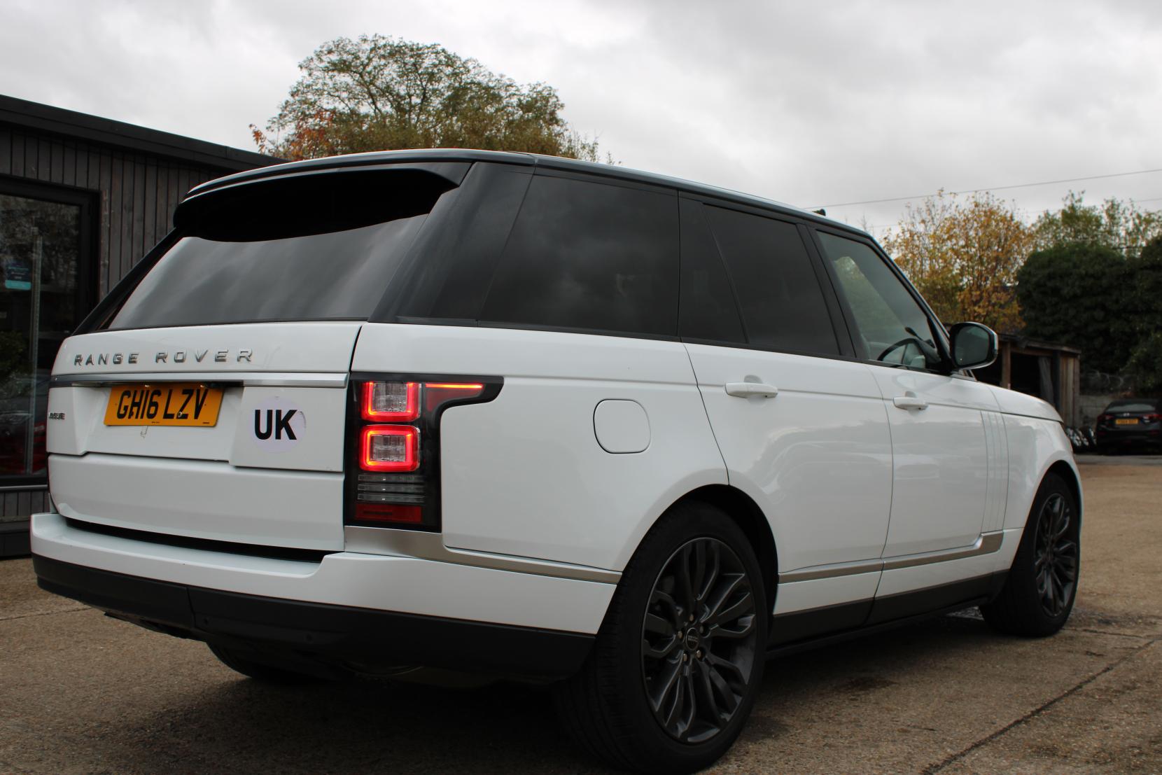 Land Rover Range Rover 3.0 TD V6 Vogue SUV 5dr Diesel Auto 4WD Euro 6 (s/s) (258 ps)