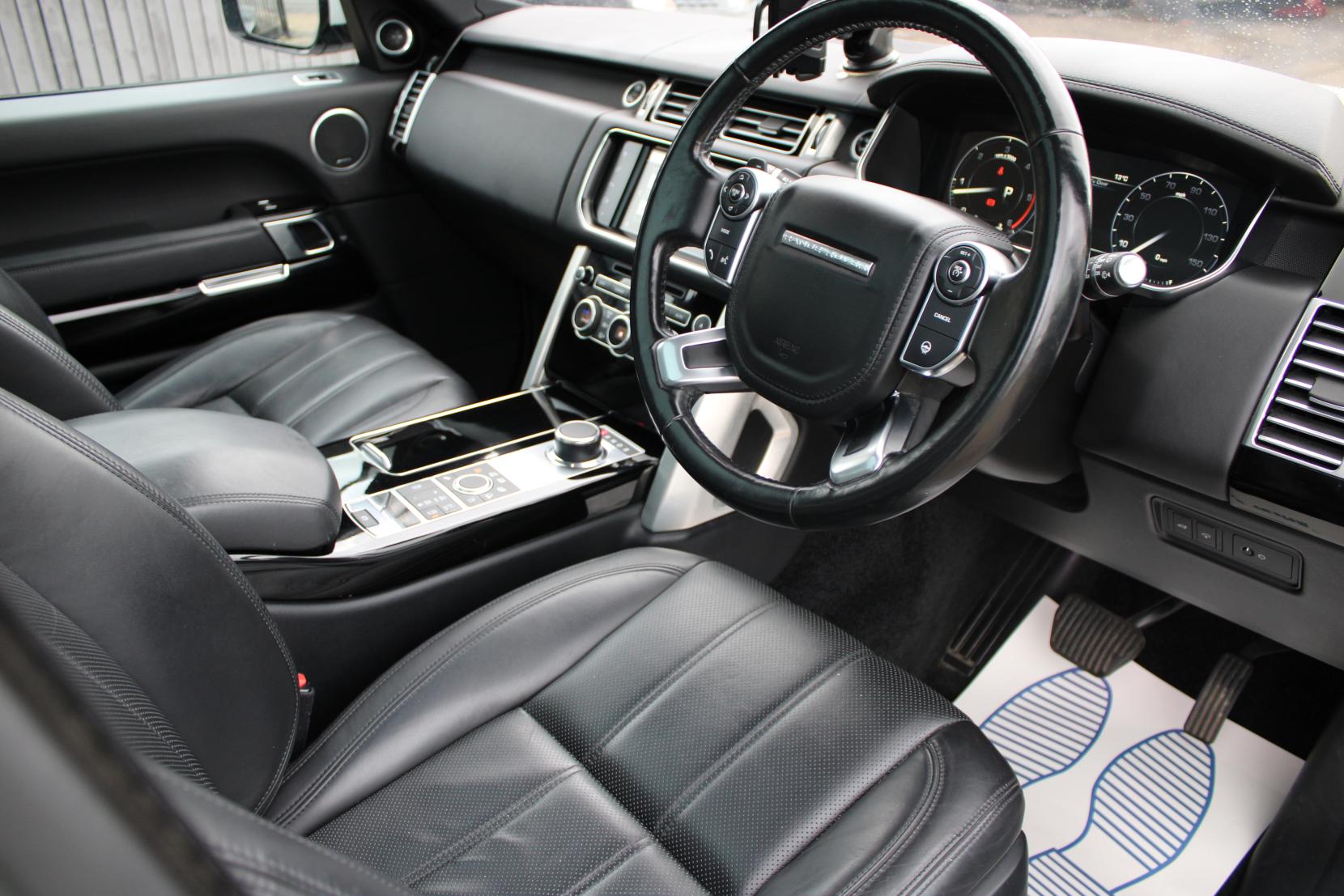 Land Rover Range Rover 3.0 TD V6 Vogue SUV 5dr Diesel Auto 4WD Euro 6 (s/s) (258 ps)