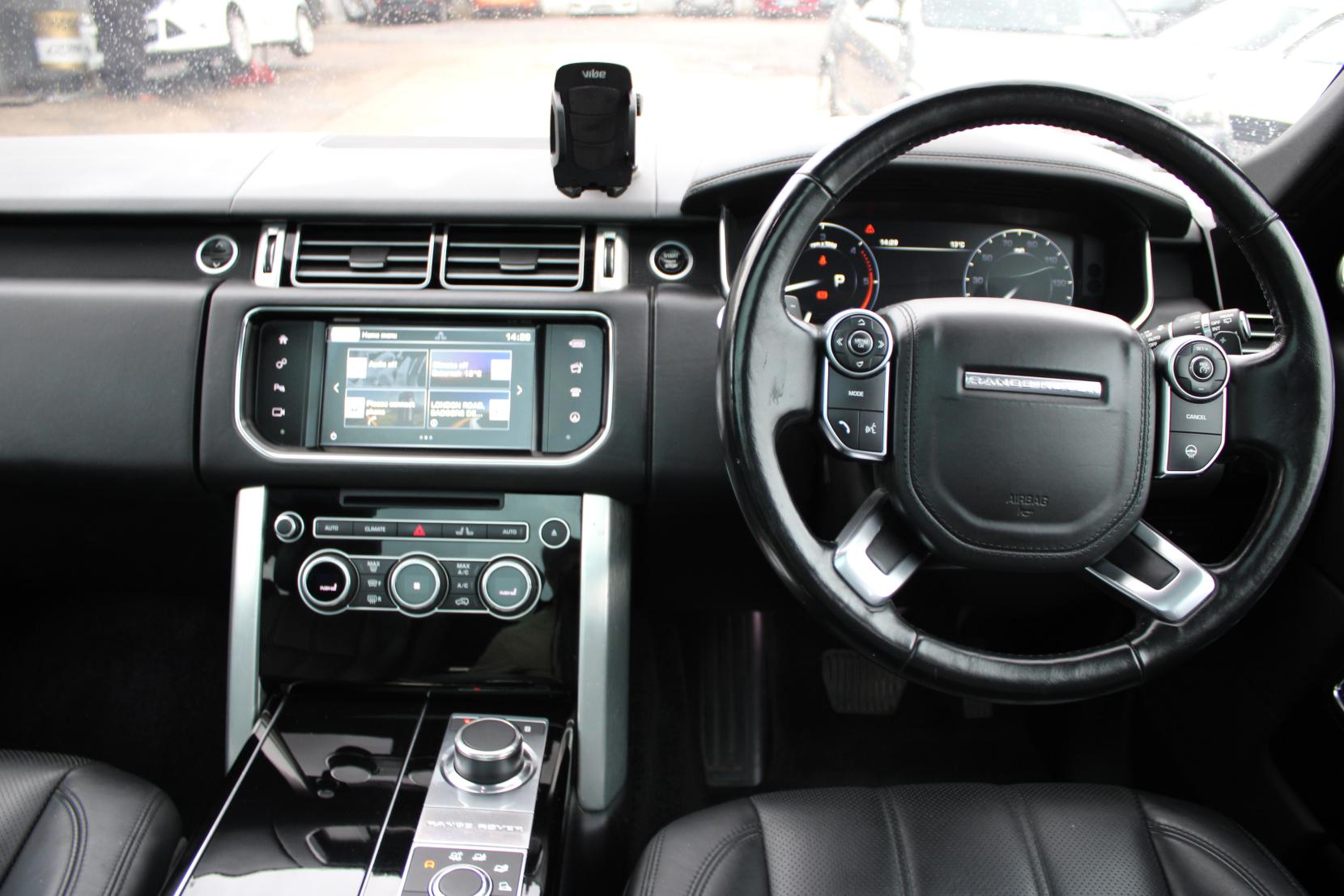 Land Rover Range Rover 3.0 TD V6 Vogue SUV 5dr Diesel Auto 4WD Euro 6 (s/s) (258 ps)