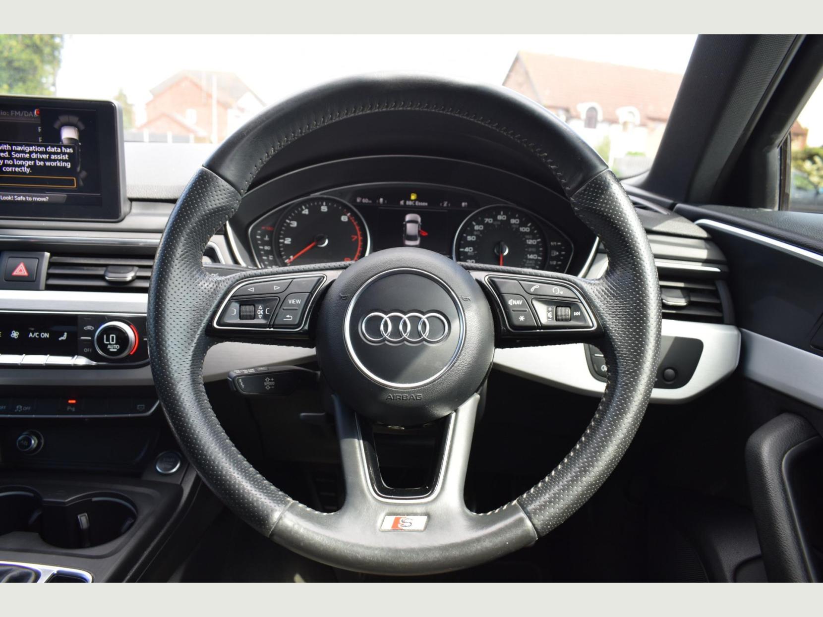 Audi A4 TFSI S LINE