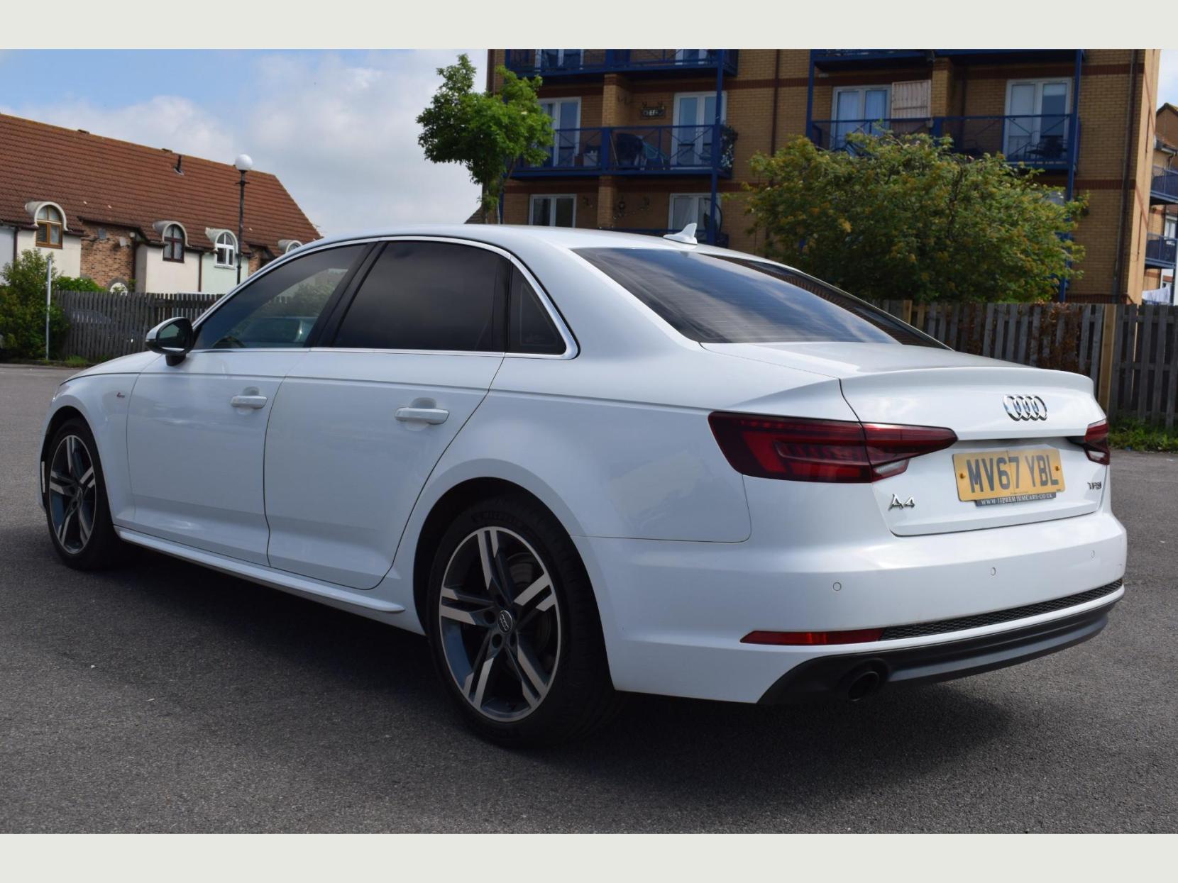 Audi A4 TFSI S LINE