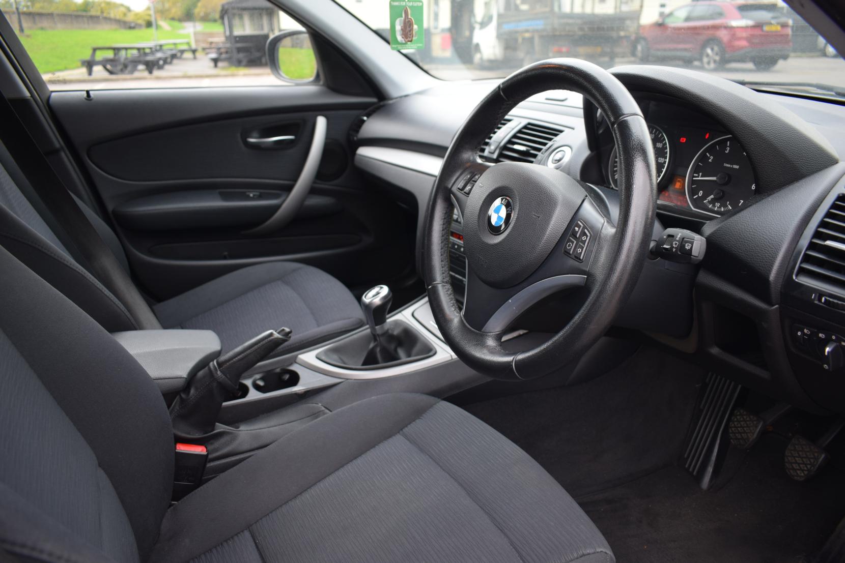 BMW 1 Series 2.0 116i SE Hatchback 5dr Petrol Manual Euro 5 (s/s) (122 ps)