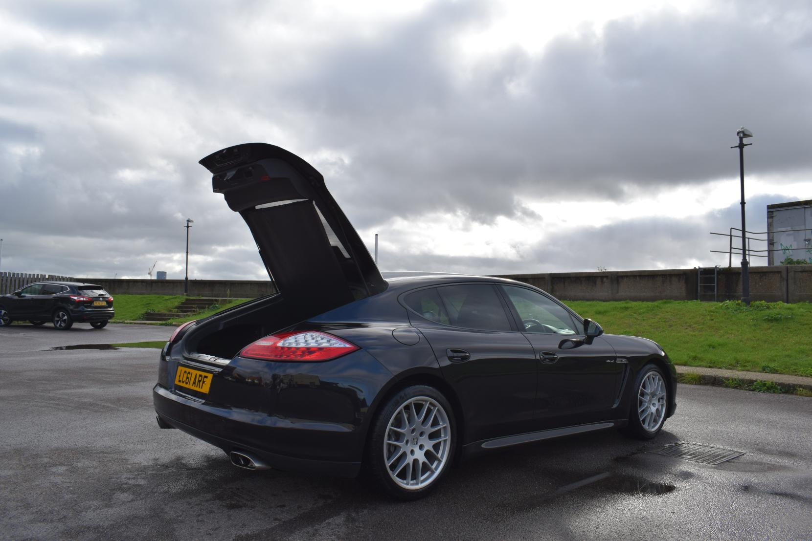 Porsche Panamera 3.0D V6 Hatchback 5dr Diesel TiptronicS Euro 5 (250 ps)