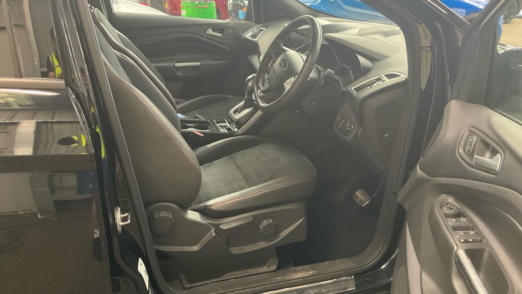 Ford Kuga 2.0 TDCi EcoBlue ST-Line Edition SUV 5dr Diesel Powershift Euro 6 (120 ps)