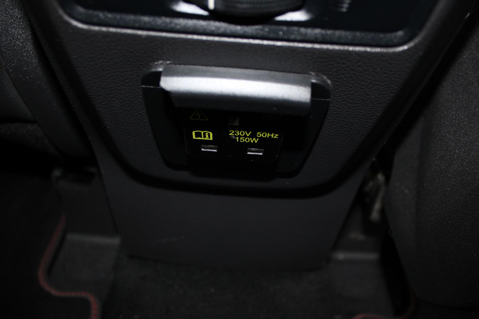 Ford Kuga 2.0 TDCi EcoBlue ST-Line Edition SUV 5dr Diesel Powershift Euro 6 (120 ps)