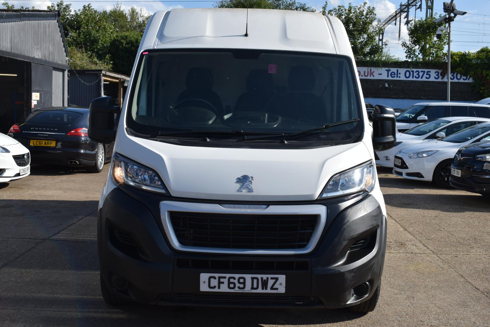 Peugeot Boxer 2.2 BlueHDi 335 Professional Panel Van 5dr Diesel Manual L3 H2 Euro 6 (s/s) (140 ps)