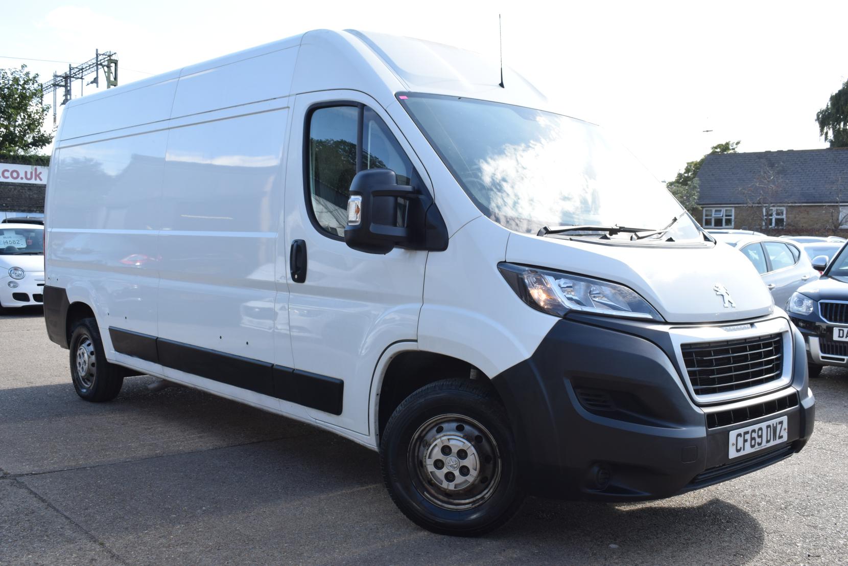 Peugeot Boxer 2.2 BlueHDi 335 Professional Panel Van 5dr Diesel Manual L3 H2 Euro 6 (s/s) (140 ps)