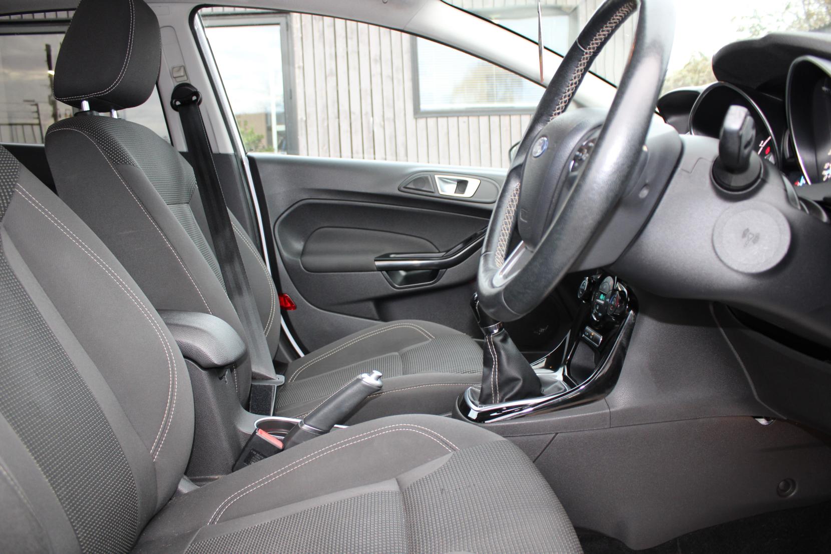 Ford Fiesta 1.0T EcoBoost Titanium Hatchback 5dr Petrol Manual Euro 6 (s/s) (125 ps)