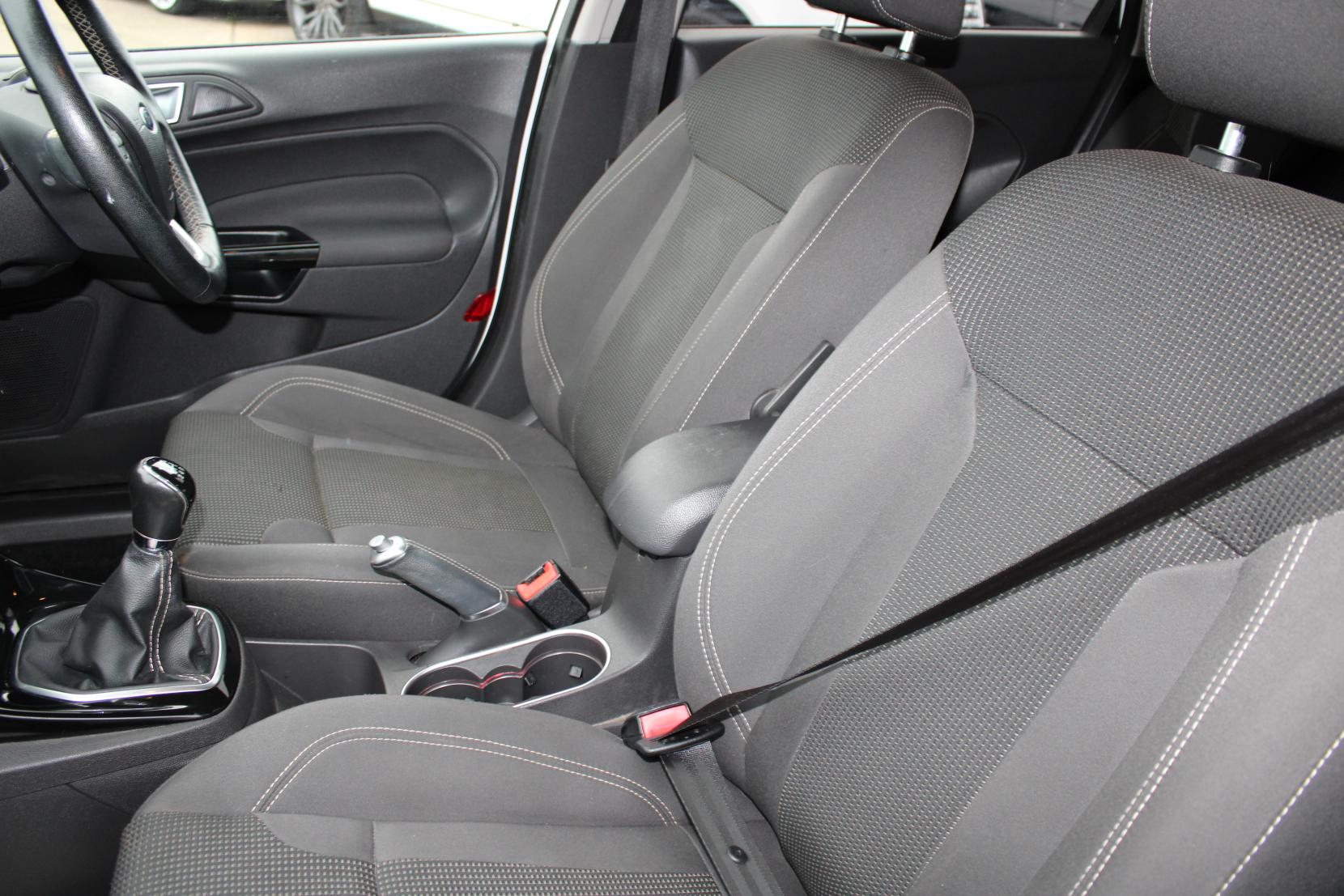 Ford Fiesta 1.0T EcoBoost Titanium Hatchback 5dr Petrol Manual Euro 6 (s/s) (125 ps)