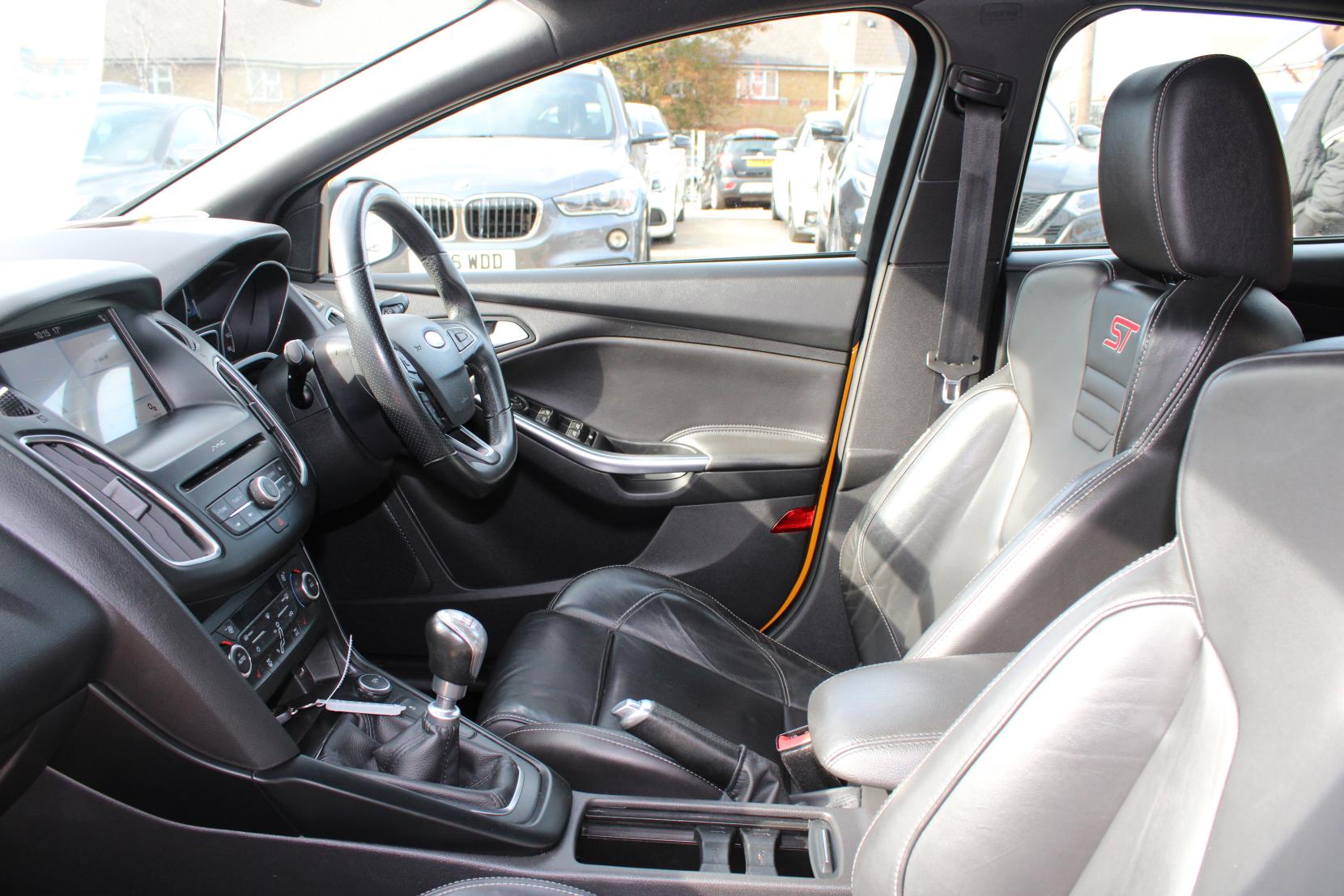 Ford Focus 2.0 TDCi ST-3 Hatchback 5dr Diesel Manual Euro 6 (s/s) (185 ps)