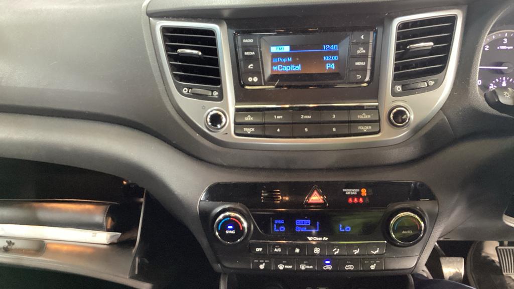 Hyundai TUCSON 1.7 CRDi Blue Drive SE SUV 5dr Diesel Manual Euro 6 (s/s) (116 ps)