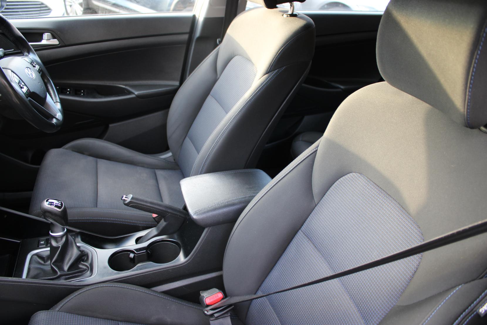 Hyundai TUCSON 1.7 CRDi Blue Drive SE SUV 5dr Diesel Manual Euro 6 (s/s) (116 ps)