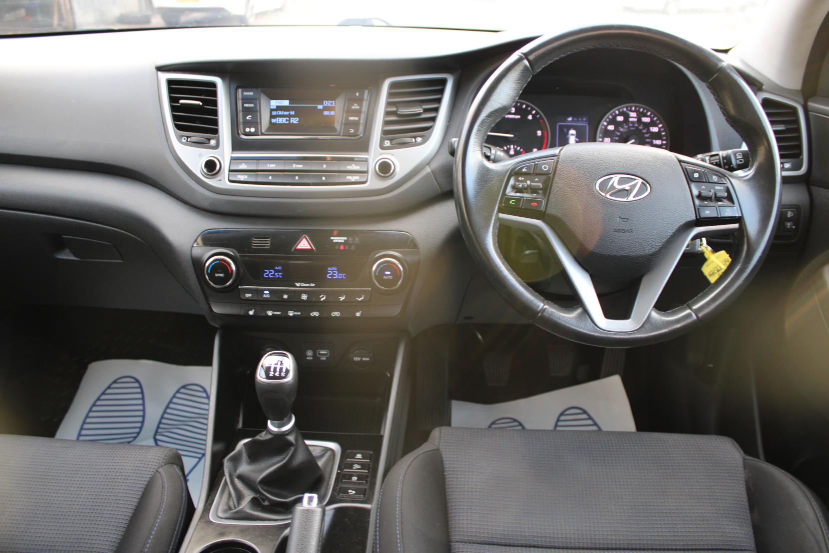 Hyundai TUCSON 1.7 CRDi Blue Drive SE SUV 5dr Diesel Manual Euro 6 (s/s) (116 ps)