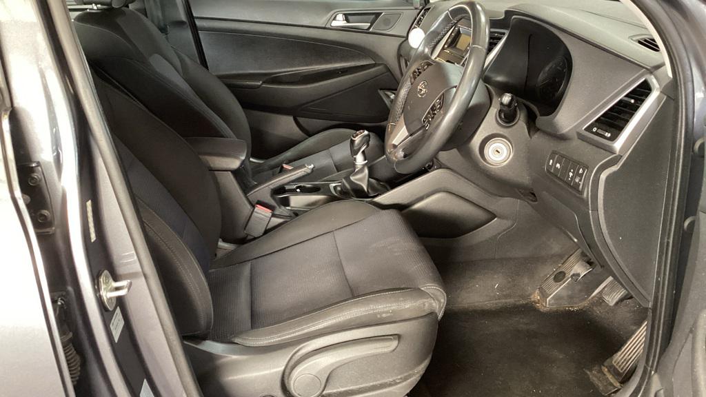 Hyundai TUCSON 1.7 CRDi Blue Drive SE SUV 5dr Diesel Manual Euro 6 (s/s) (116 ps)