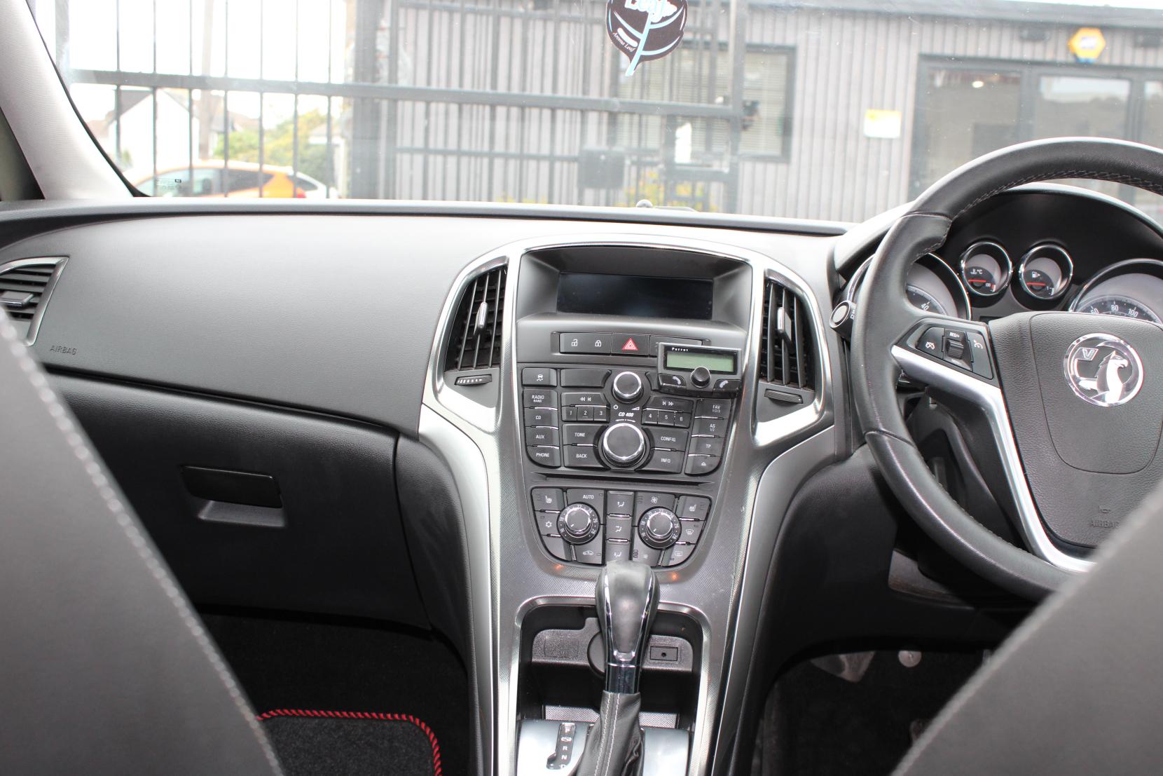 Vauxhall Astra 2.0 CDTi Elite Hatchback 5dr Diesel Auto Euro 5 (165 ps)