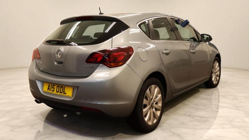 Vauxhall Astra 2.0 CDTi Elite Hatchback 5dr Diesel Auto Euro 5 (165 ps)