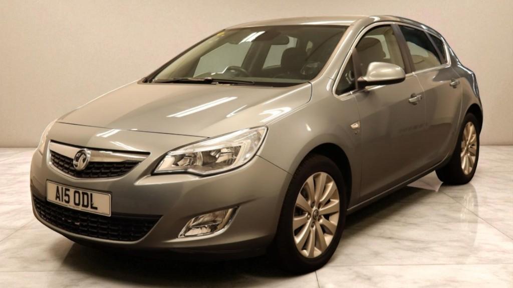 Vauxhall Astra 2.0 CDTi Elite Hatchback 5dr Diesel Auto Euro 5 (165 ps)