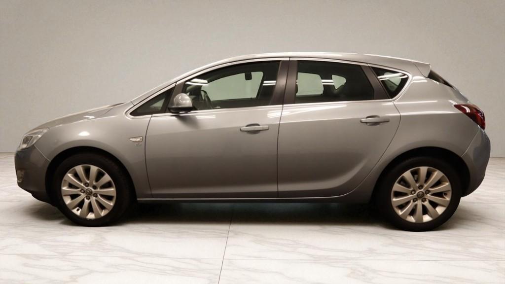Vauxhall Astra 2.0 CDTi Elite Hatchback 5dr Diesel Auto Euro 5 (165 ps)